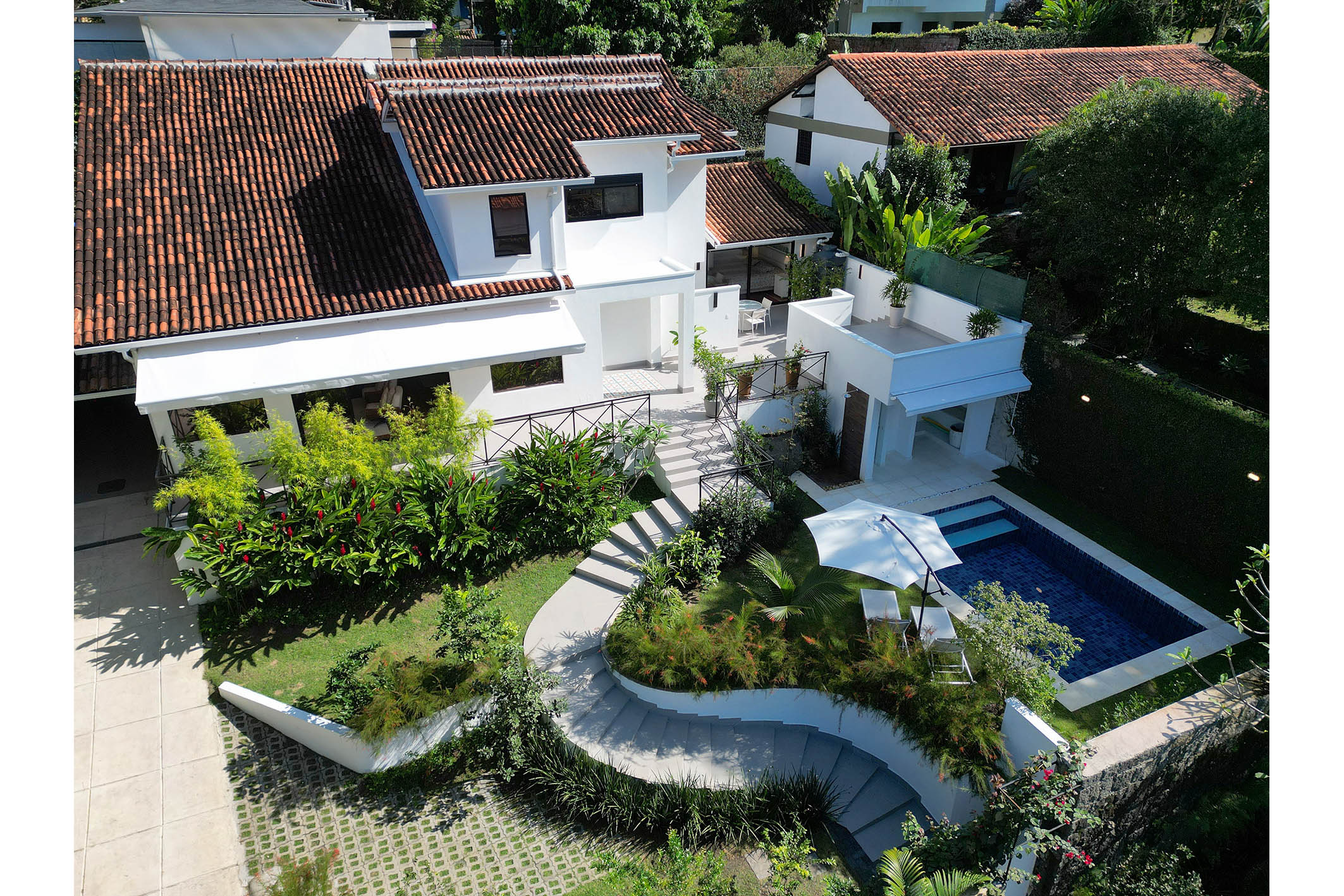 Renovated house with views of Pedra da Gávea