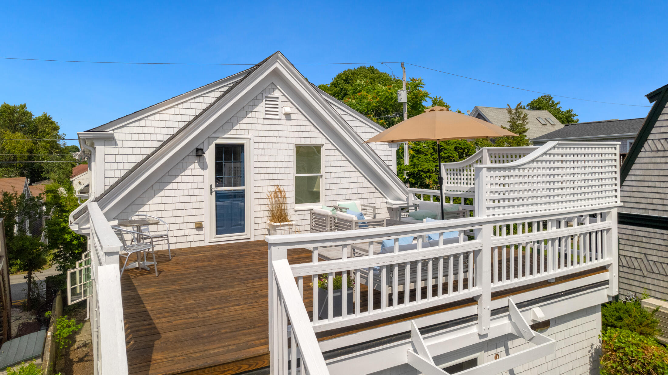 Luxurious Top-Floor Condo with Expansive Deck