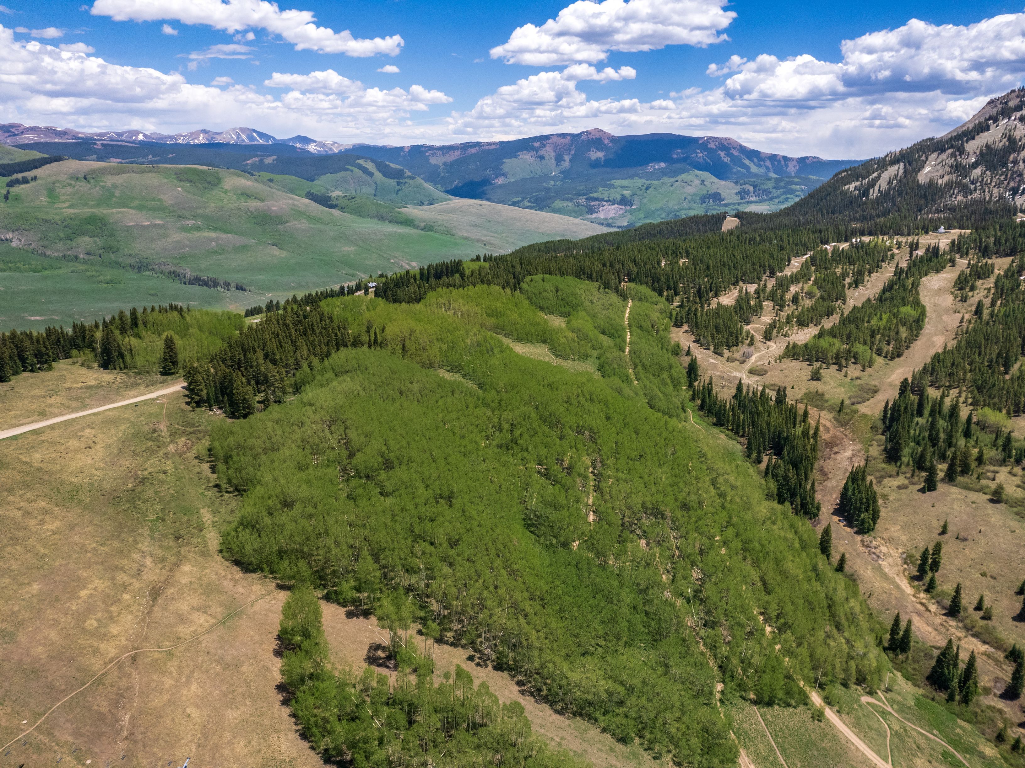 True Slopeside Living Within The Boundaries Of A Premier Ski Resort