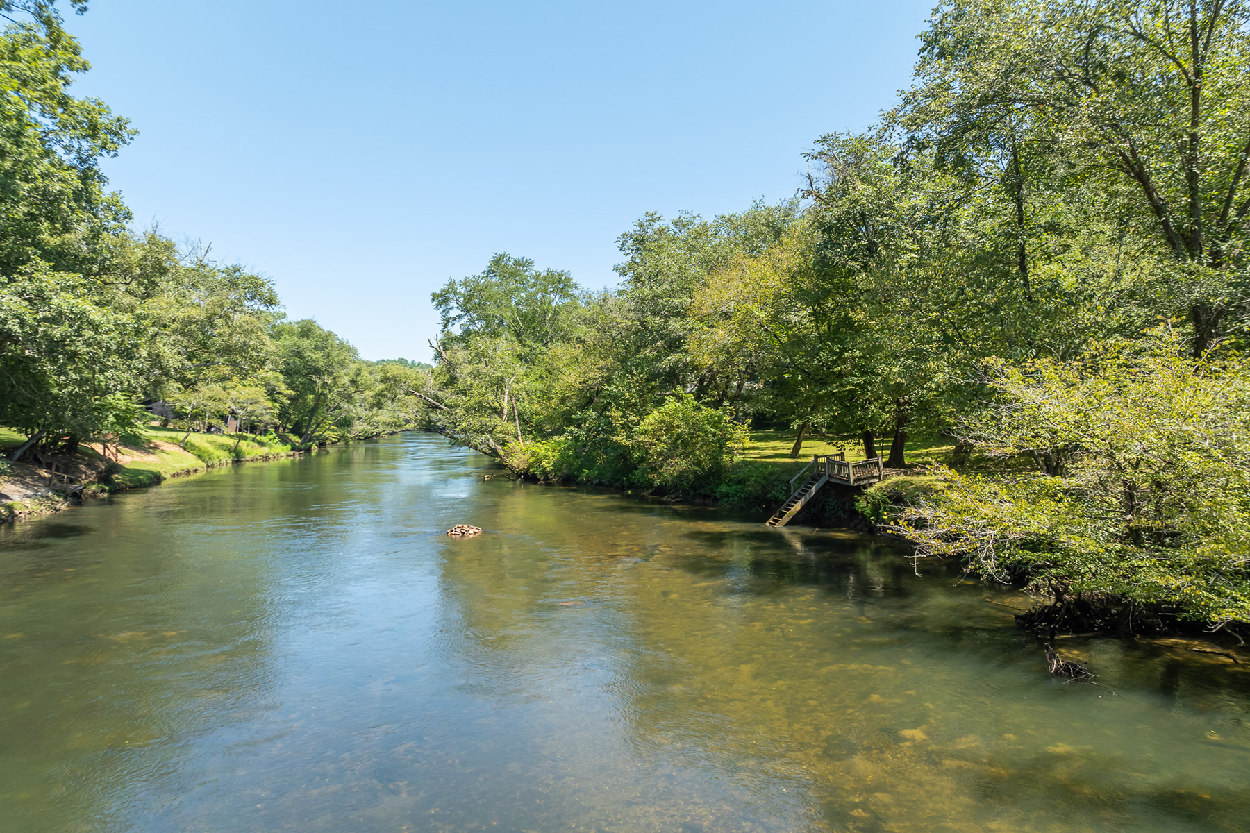 Two Acres on Toccoa River Minutes From Downtown Blue Ridge