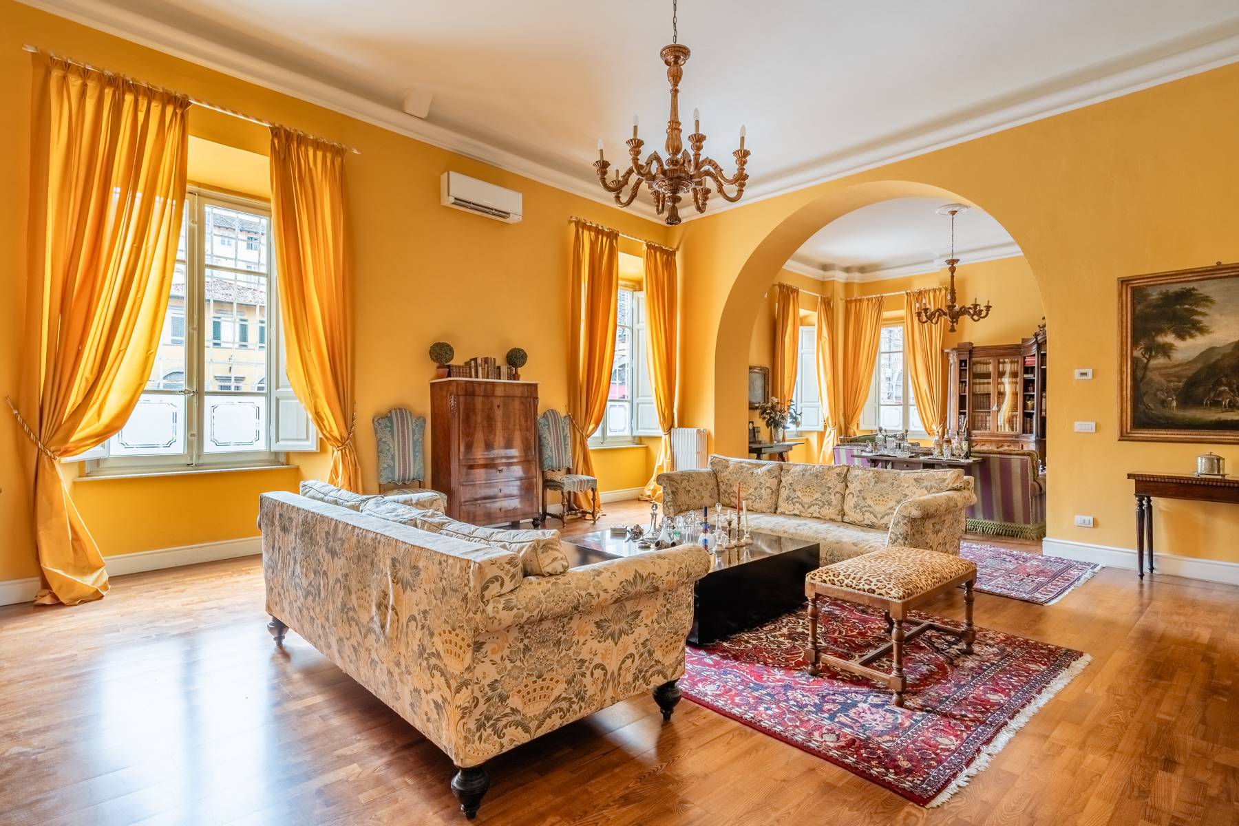 Majestic apartment in the heart of Lucca center