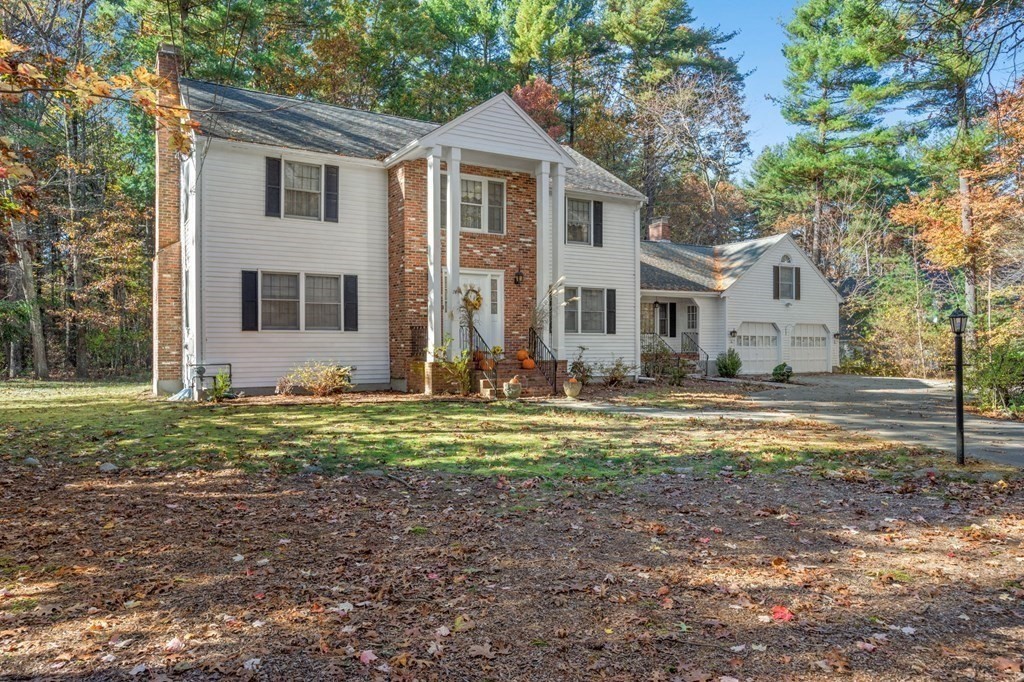 74 Lovejoy Rd, Andover, MA 01810