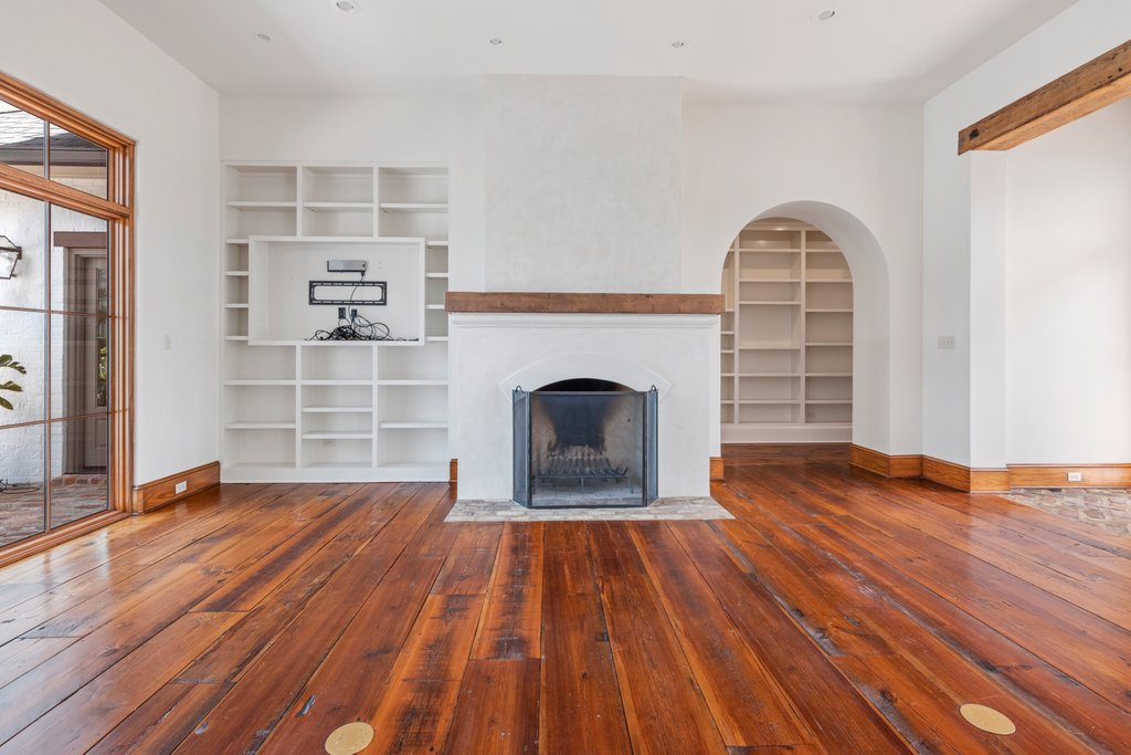 3235 Henderson Bayou Rd, Lake Charles, LA 70605