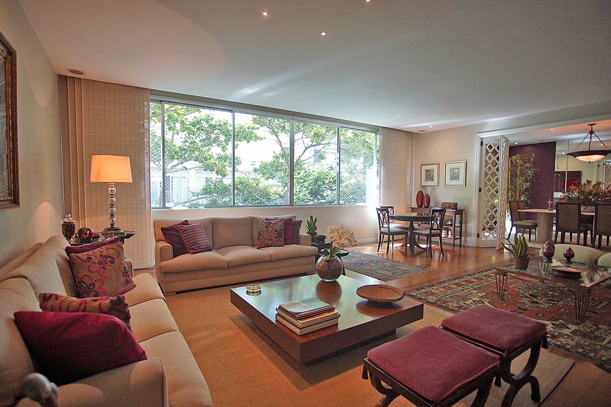 Spacious apartment near Ipanema Beach