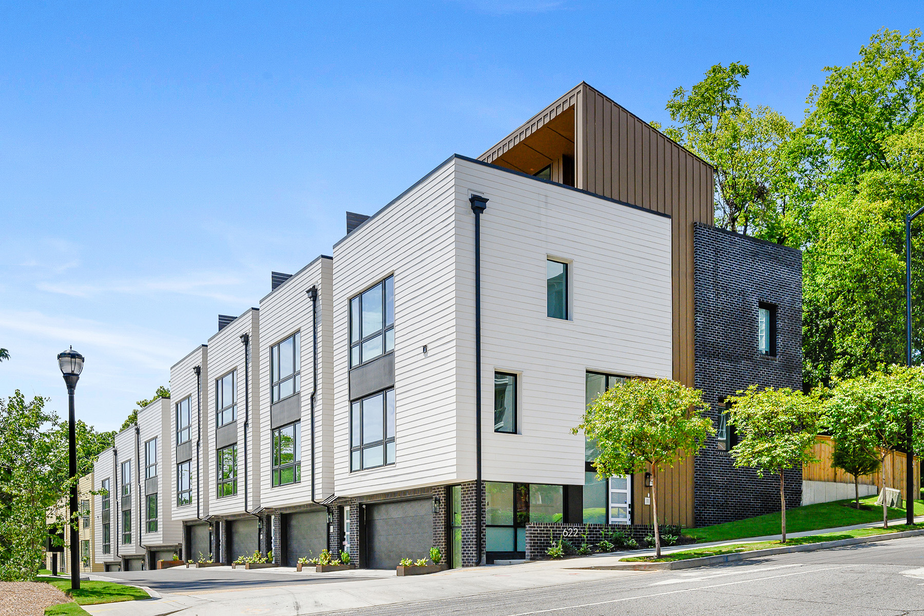 New Townhomes in West Midtown with Stunning Rooftop Terraces