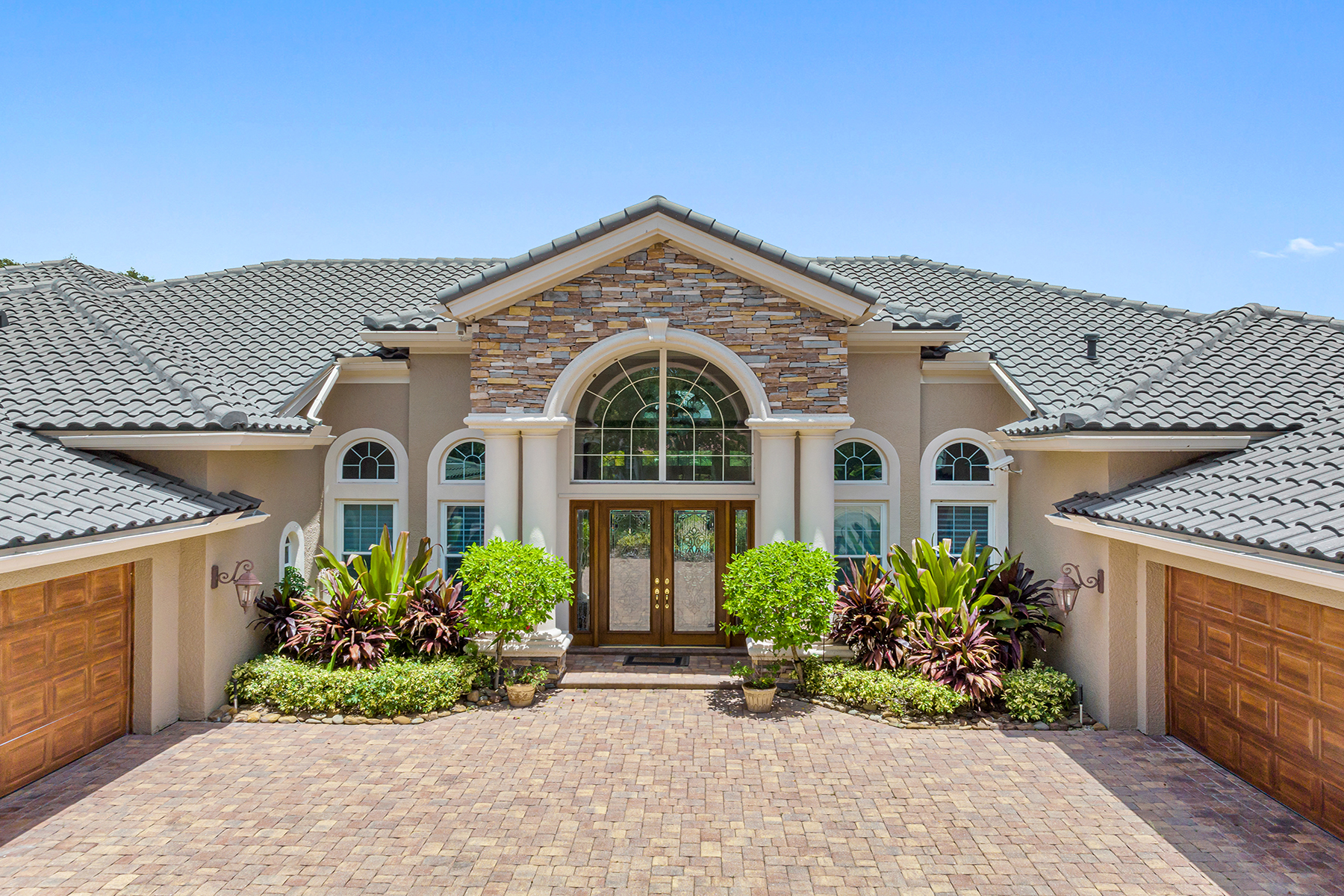 BAYOU CLUB ESTATES