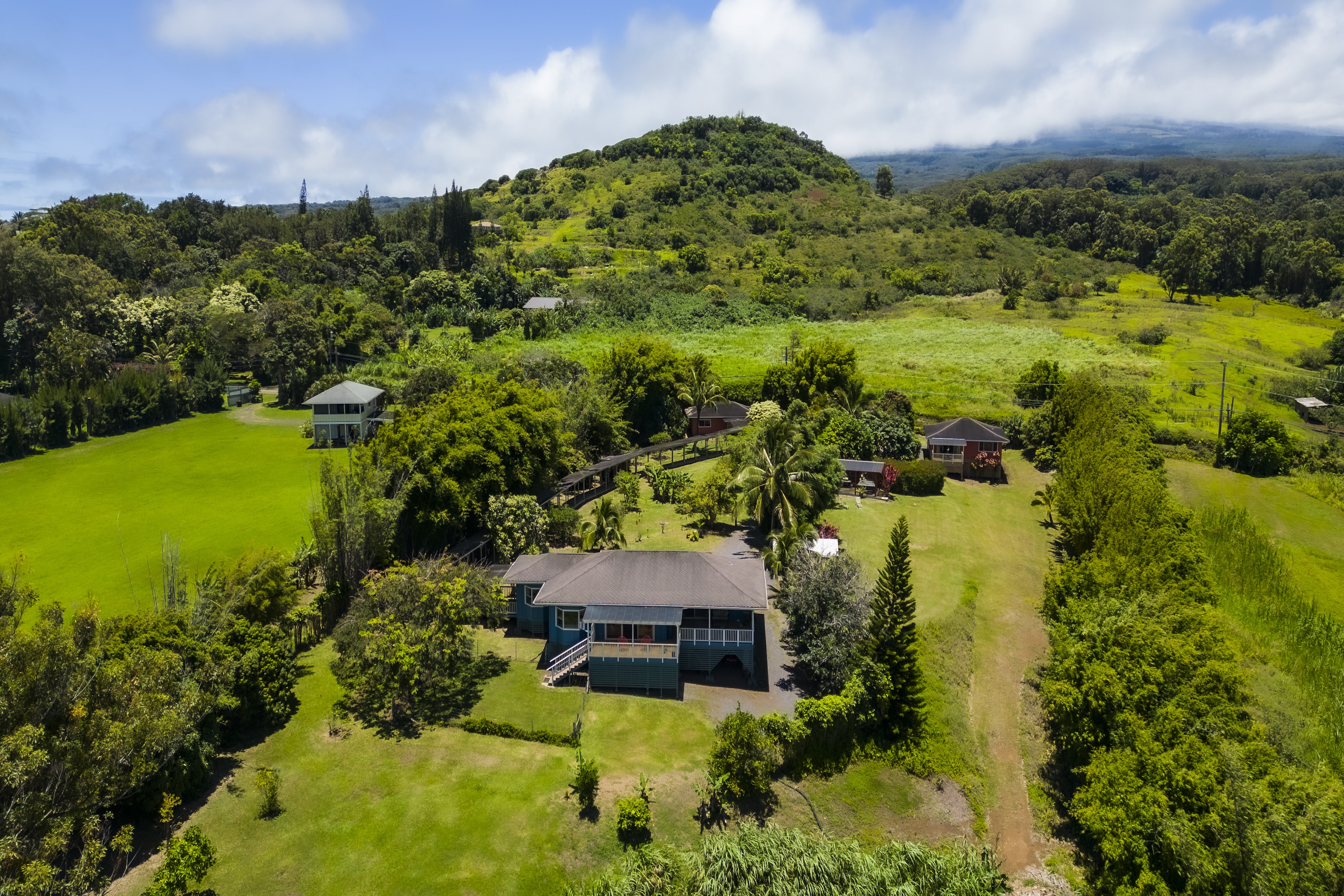 Three Detached Homes on 2.5 acres in Haiku, Maui