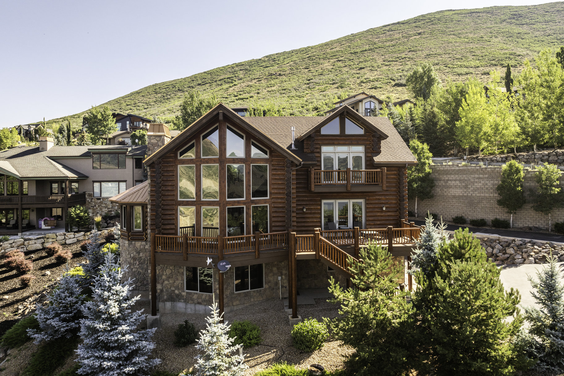 Breathtaking Jordanelle and Ski Run Views from this Stunning Log Home