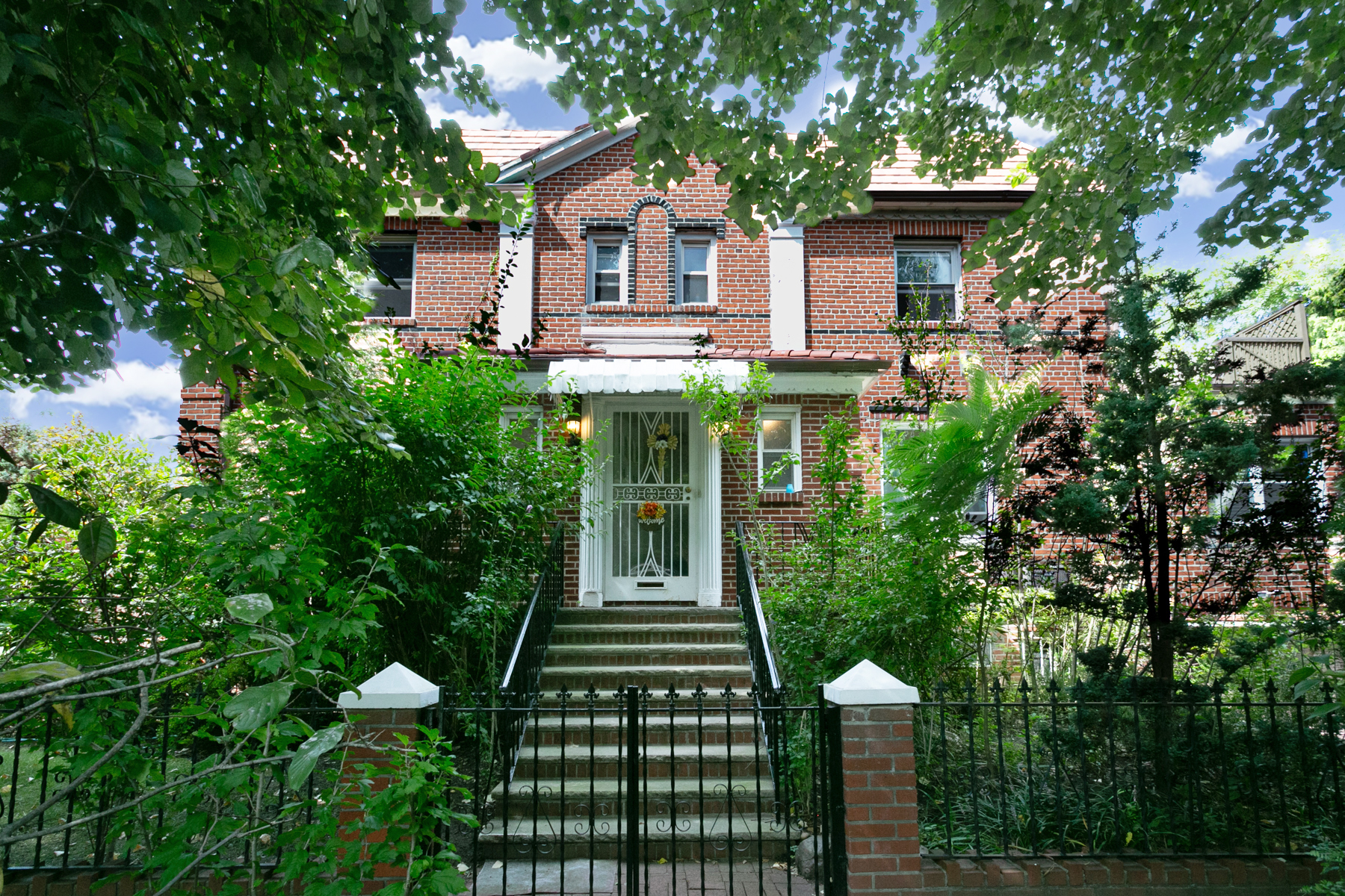 “BEAUTIFUL CENTER HALL CORNER COLONIAL”