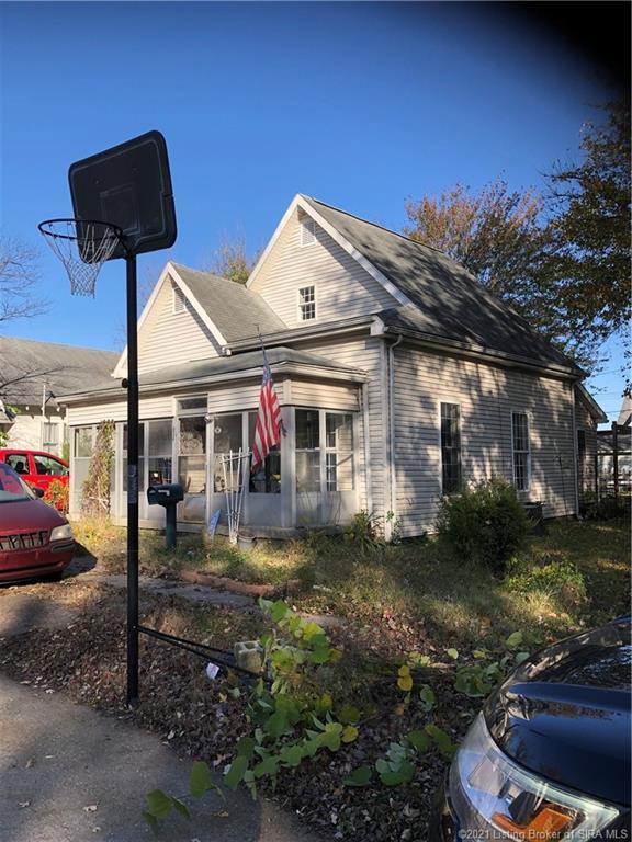 Cherry St, Scottsburg, IN 47170