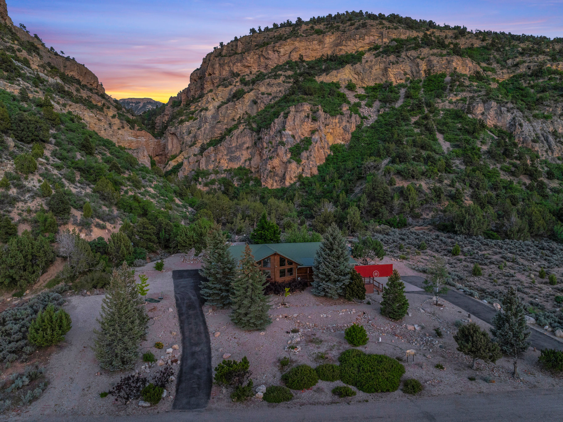 Wayne Canyon Cabin