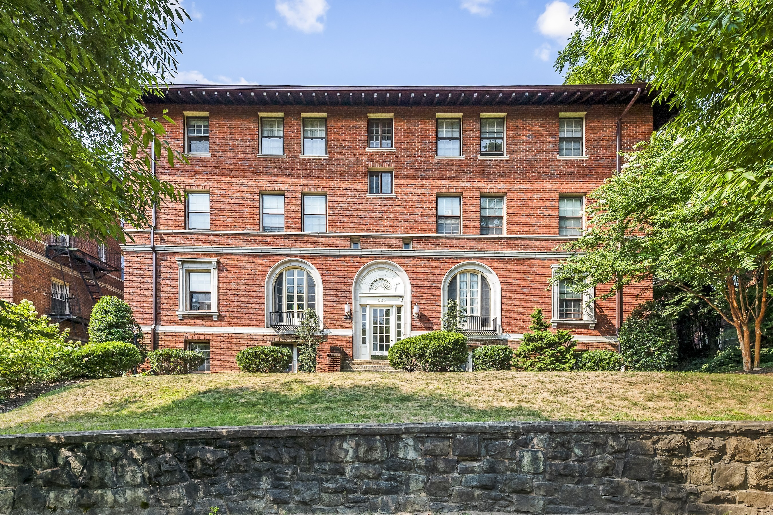 Roland Park Condominium