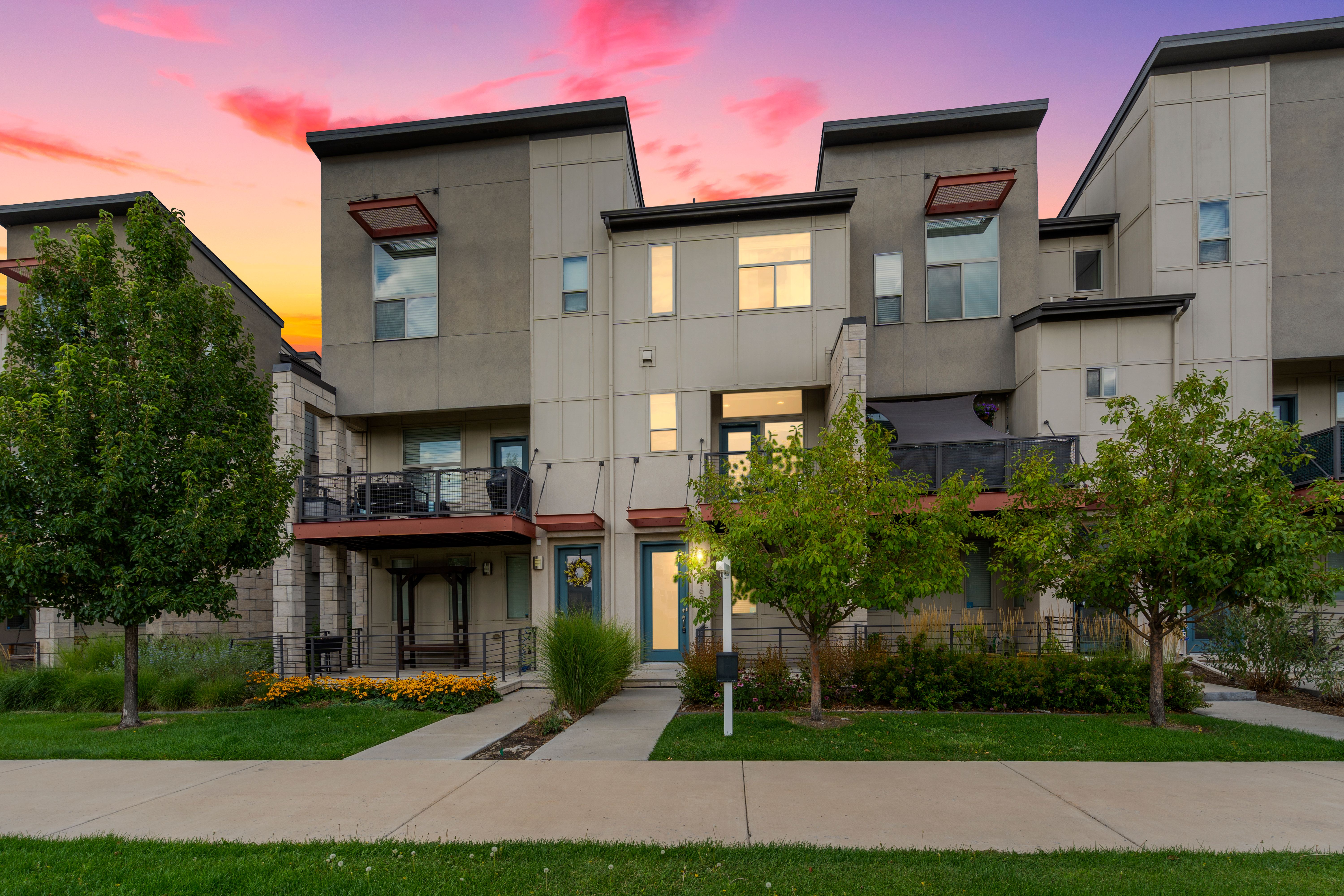 Modern 3-story Townhome in Central Park's sought-after Conservatory Green