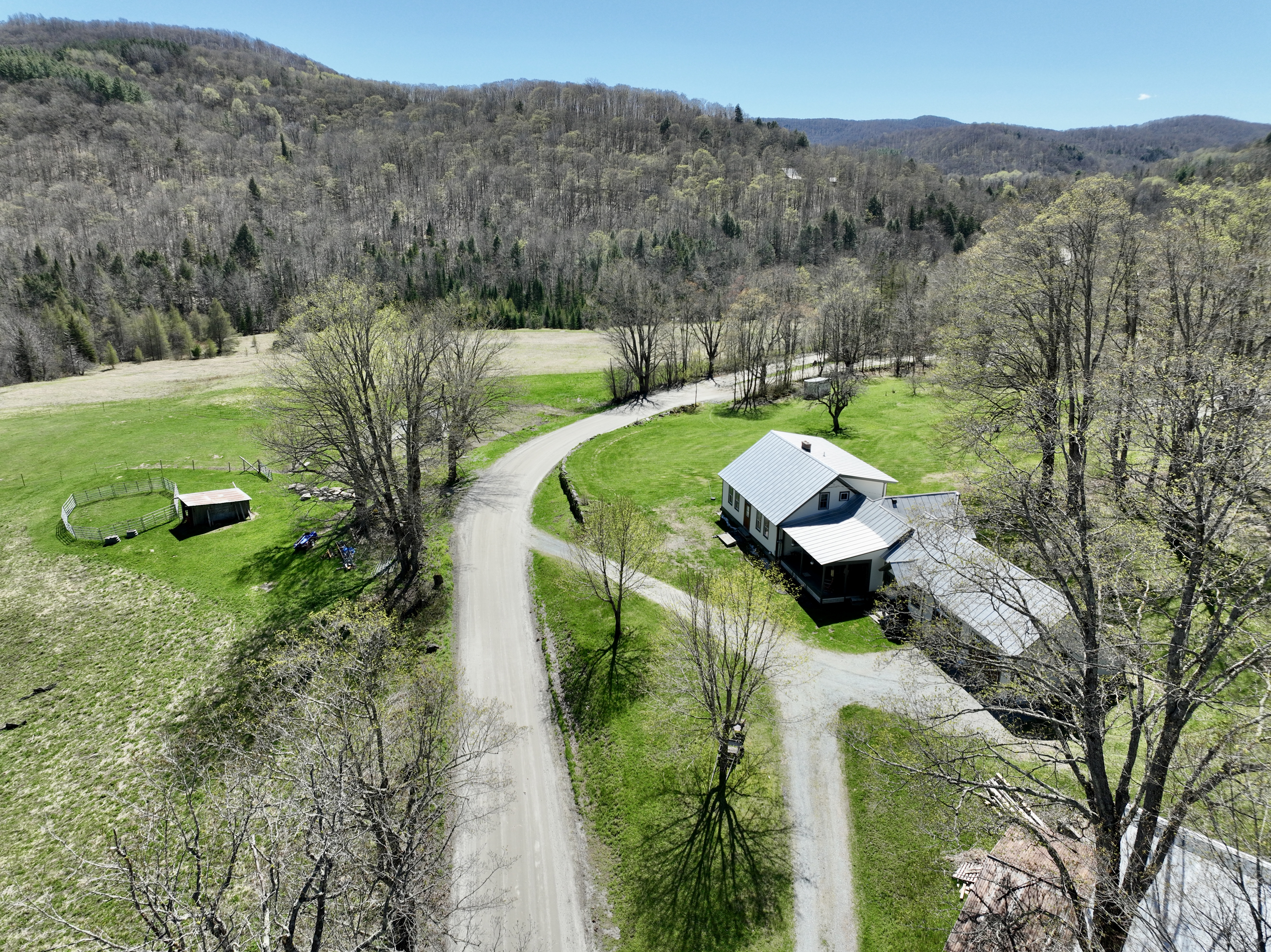 Three Bedroom Farmhouse on 61 Acres in Washington