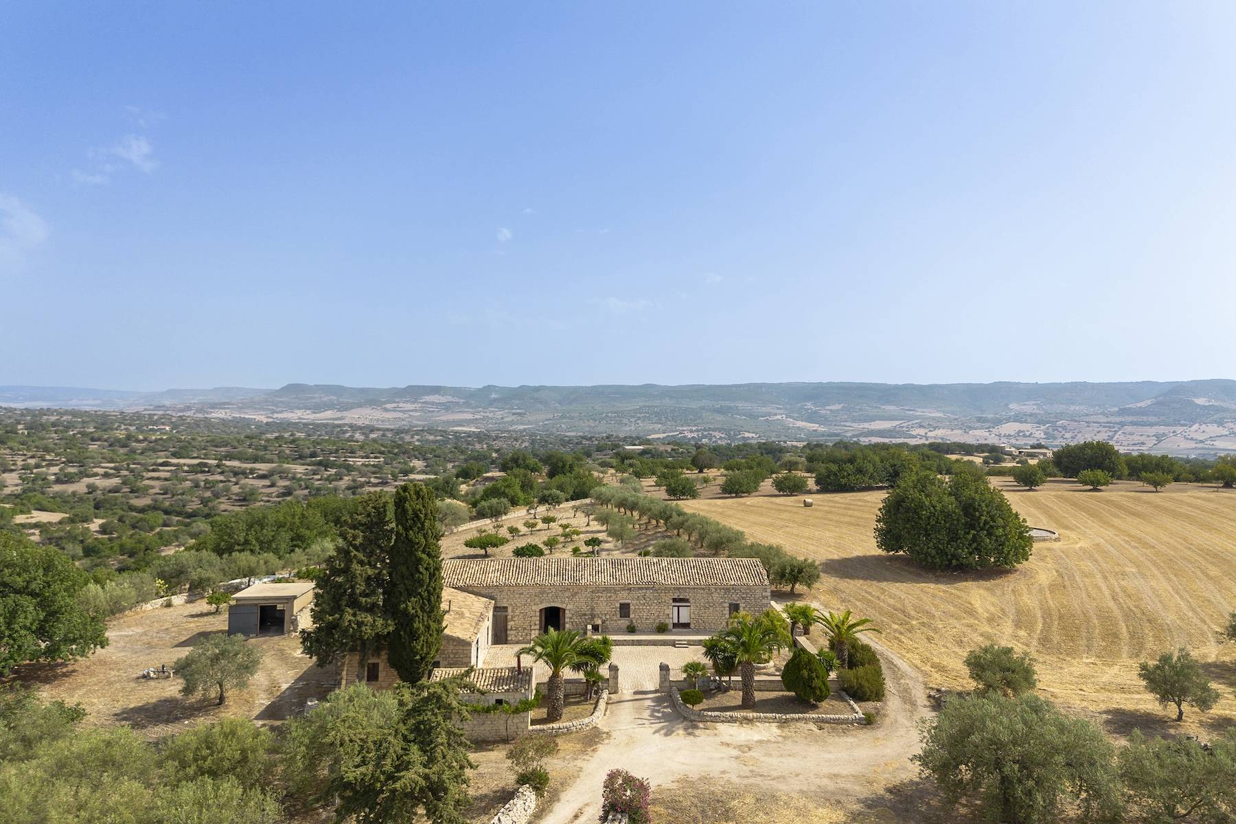 Suggestive baglio nestled in the Val di Noto countryside