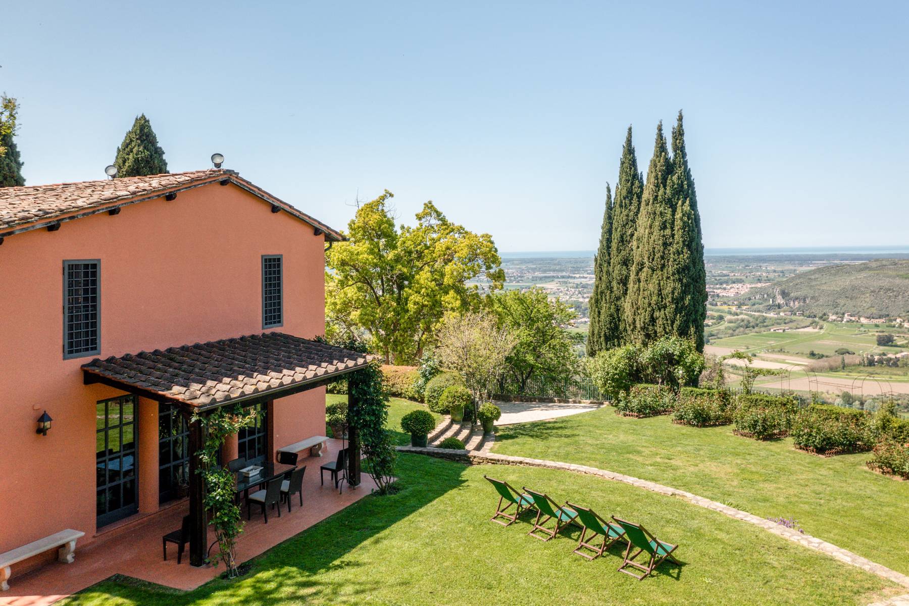 Charming farmhouse with sea view between Lucca and Pisa
