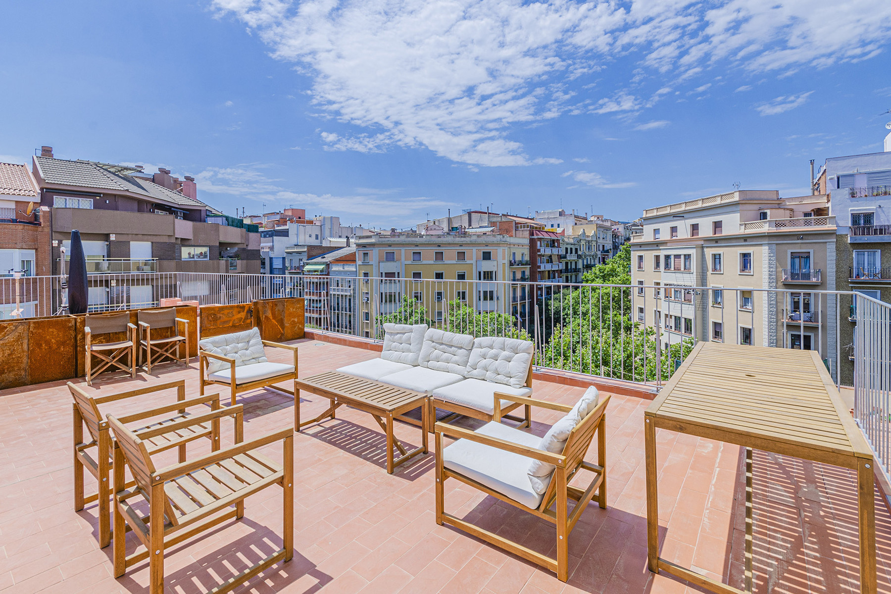 Exclusive Investment Opportunity:Industrial Style Apartments in Eixample