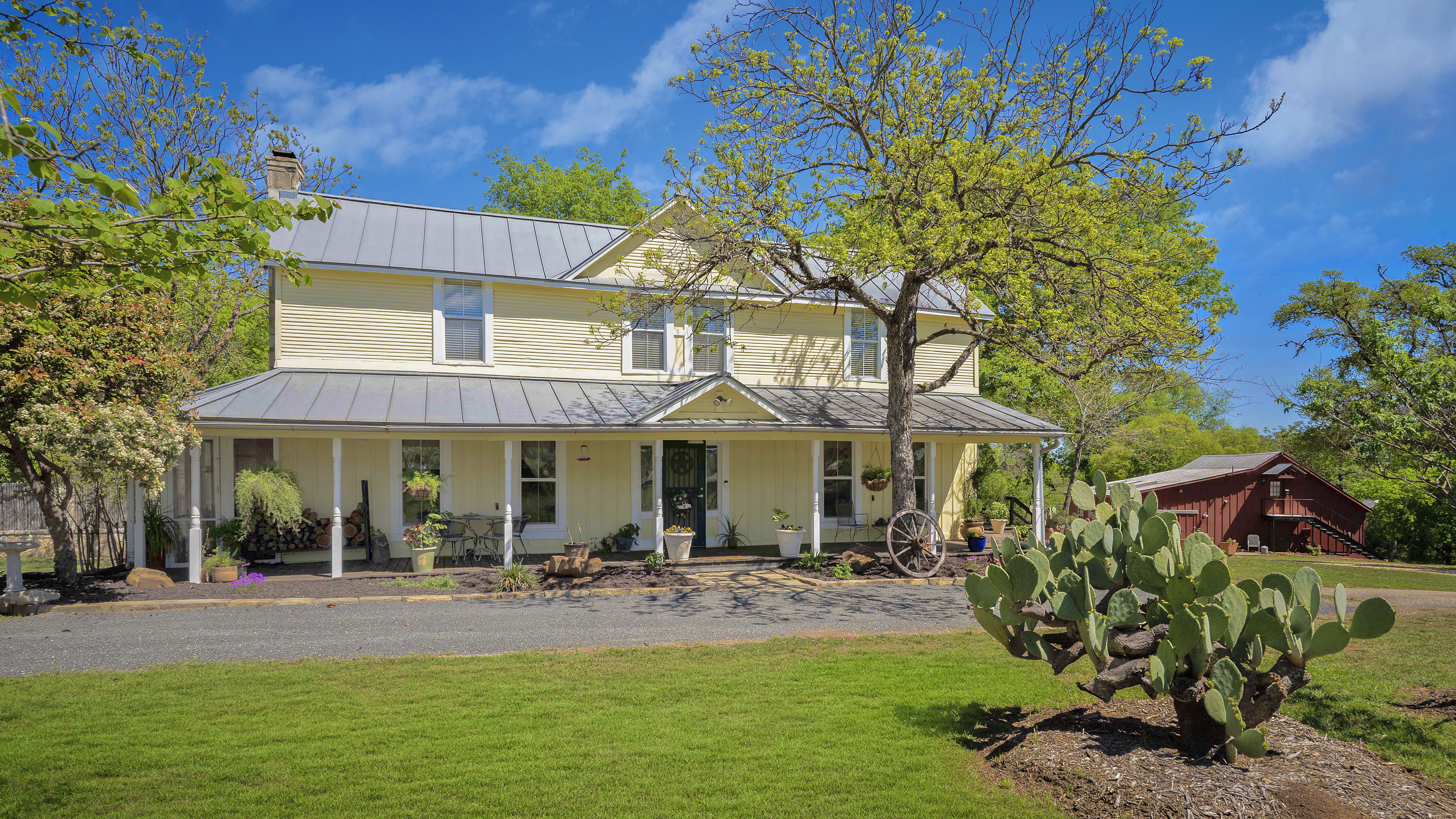 Beautiful Historic Home with River Access