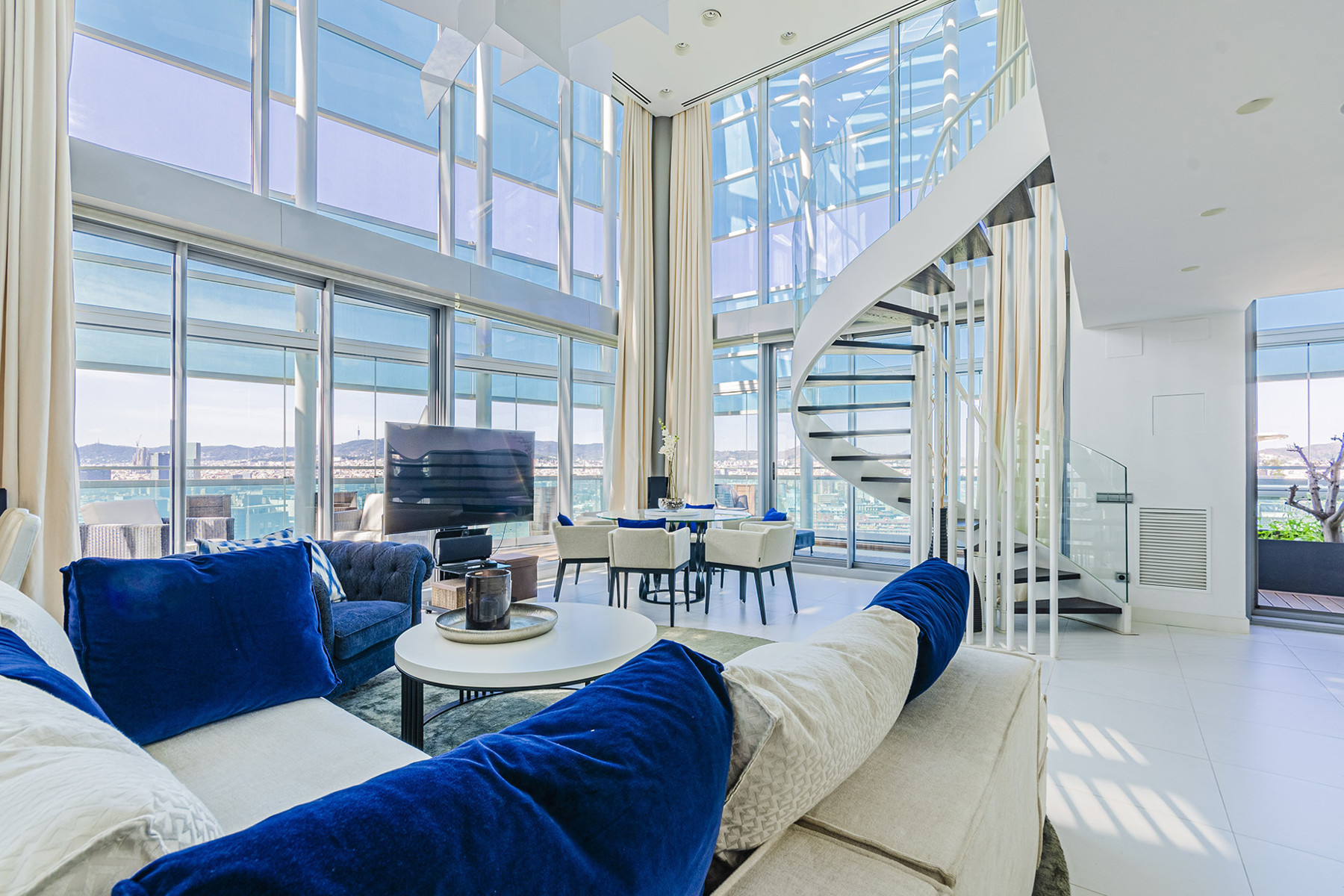 Spectacular duplex penthouse in Diagonal Mar