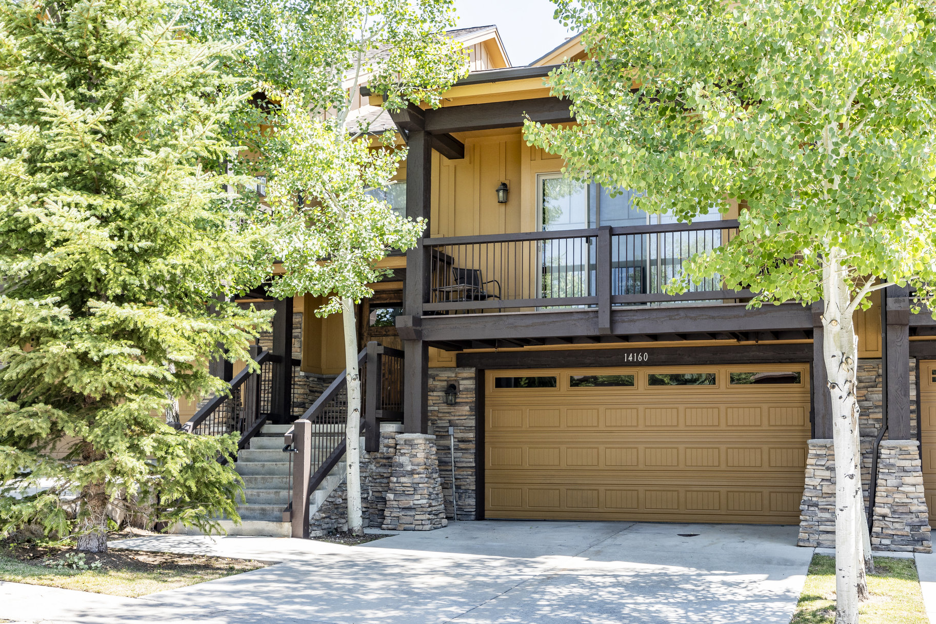 Black Rock Ridge Townhome with Privacy and Views