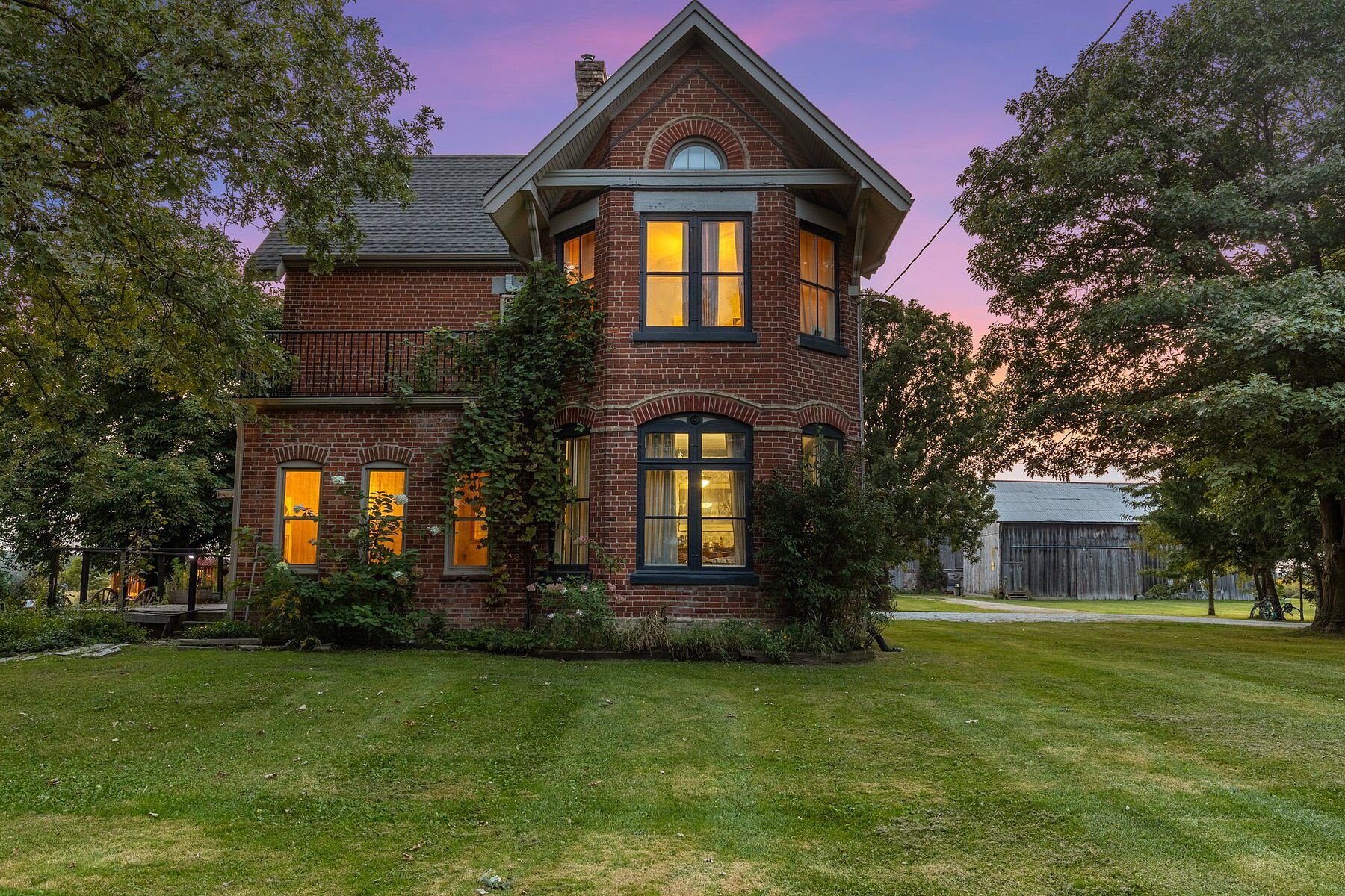 Country Victorian with views