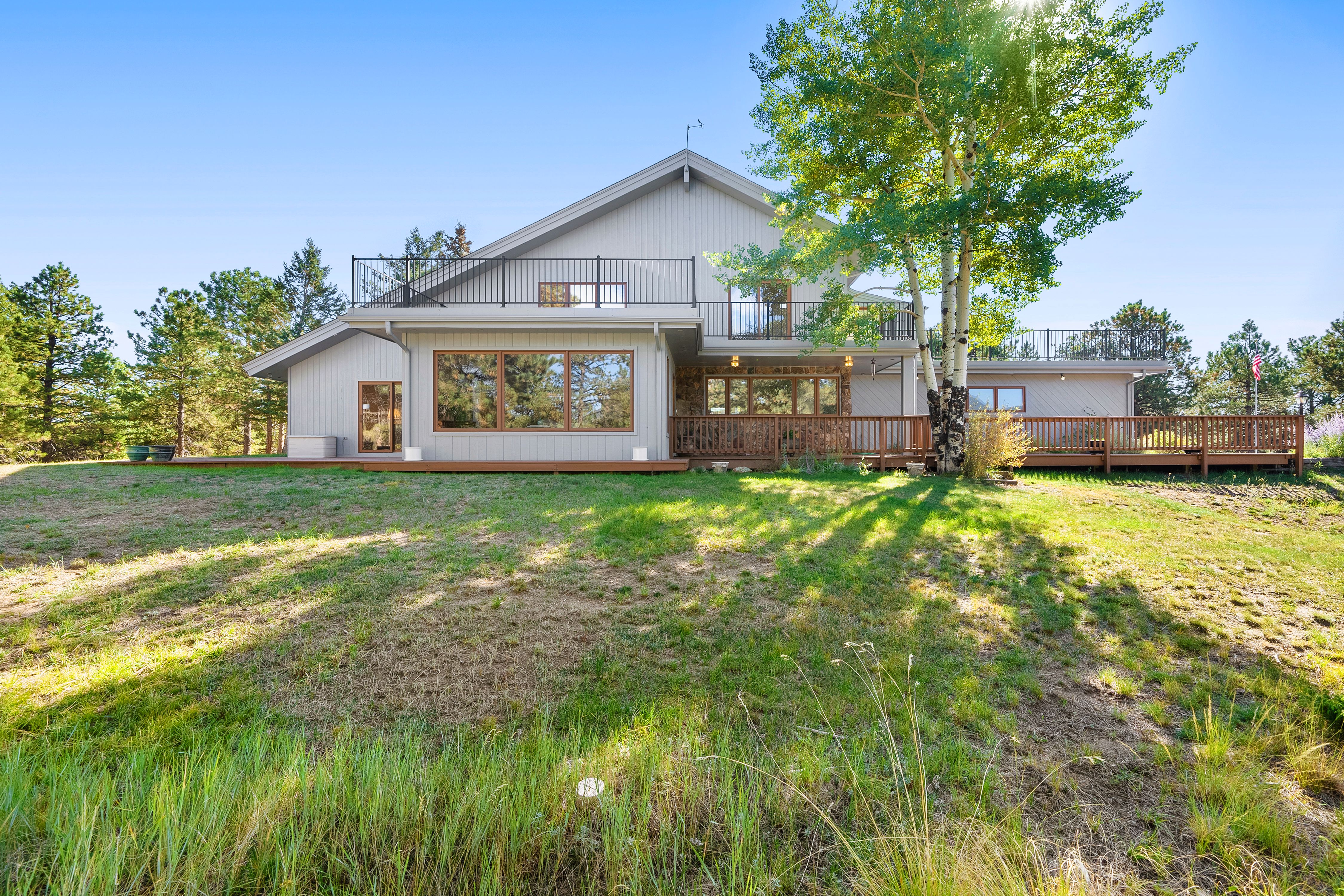 Acreage in Prestigious Soda Creek