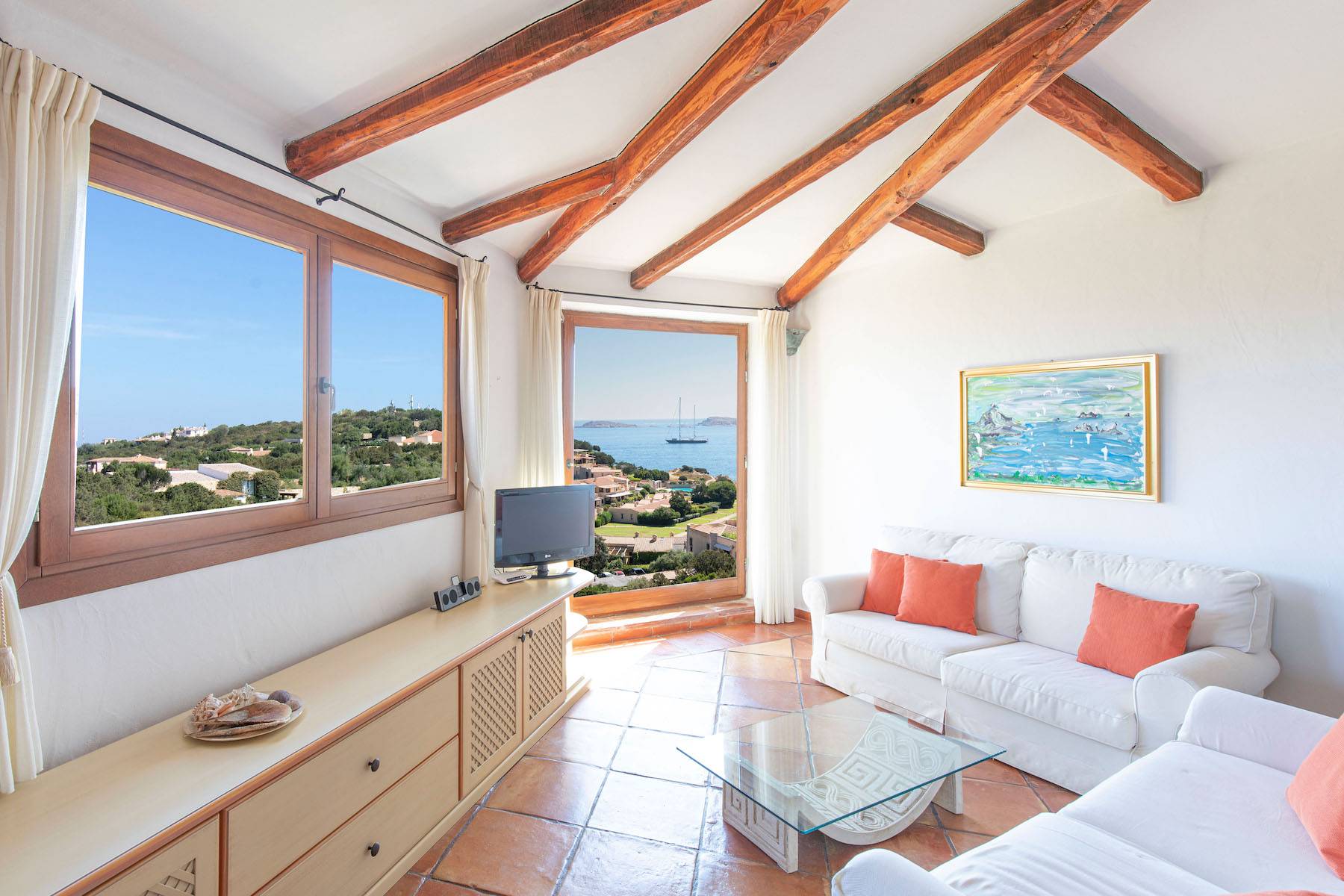 Bright apartment with sea views in Cala Romantica