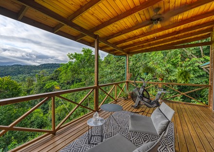 Exceptional Retreat Center on 62 Acre in Tinamastes