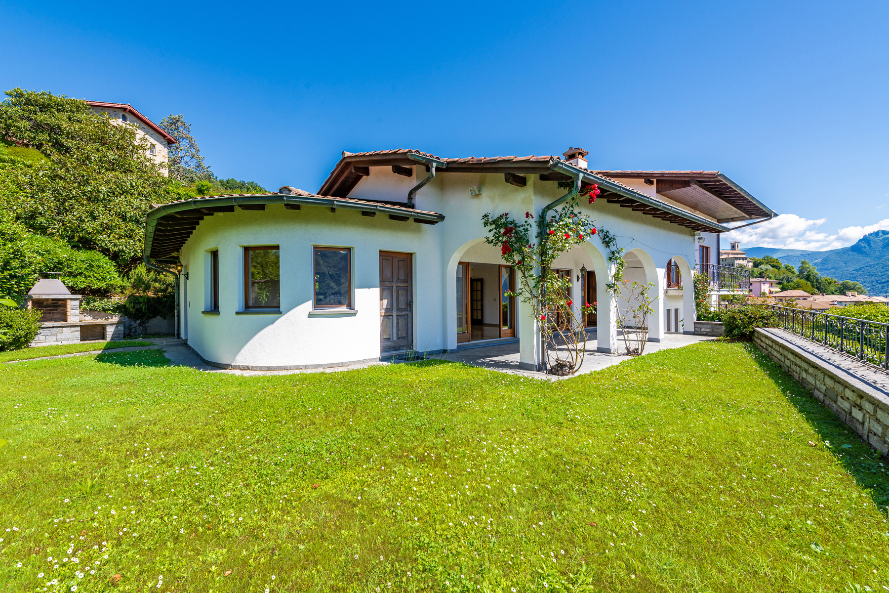 Classical-style villa with lake view