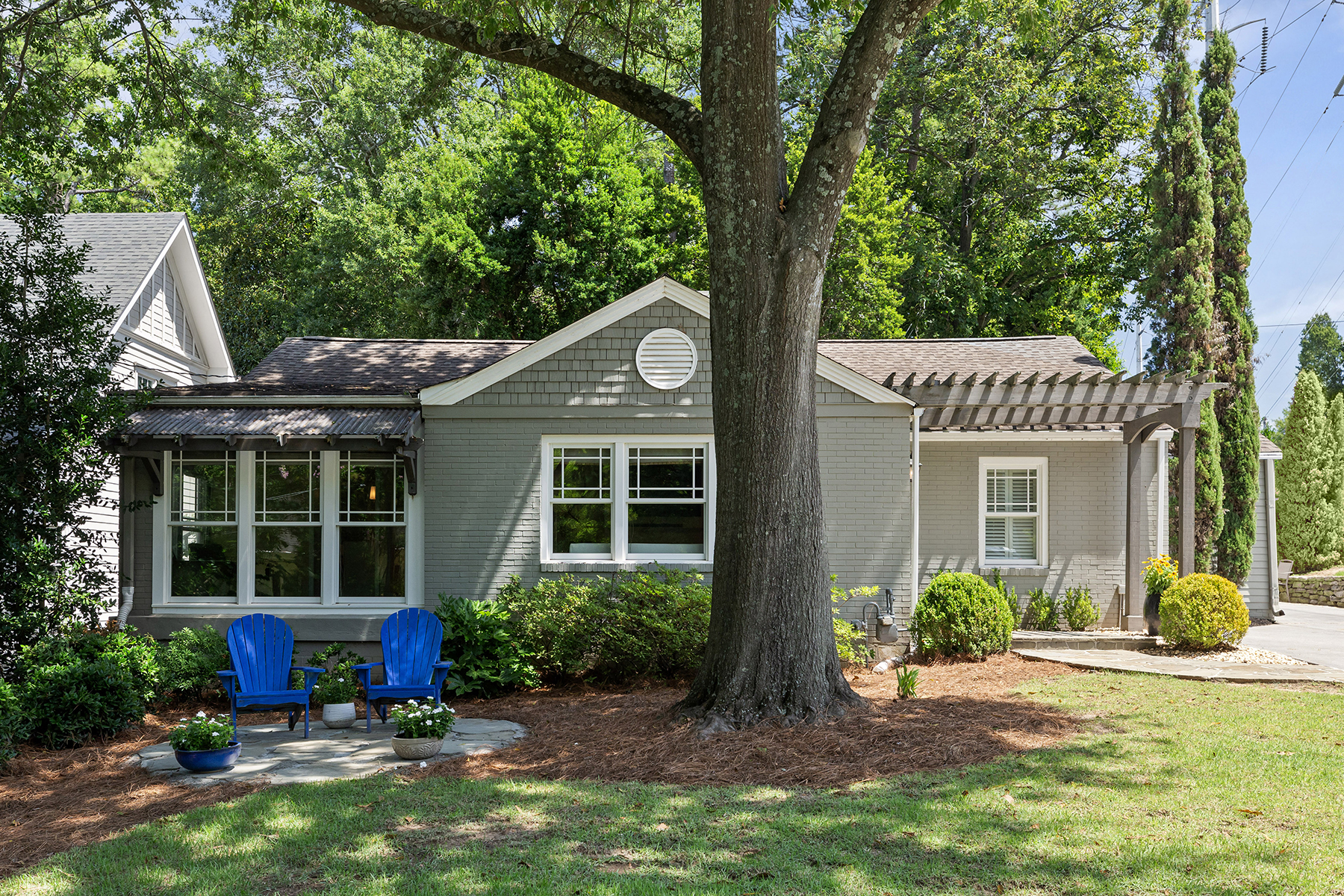 Perfect Cottage Nestled on Almost Half an Acre in Morningside