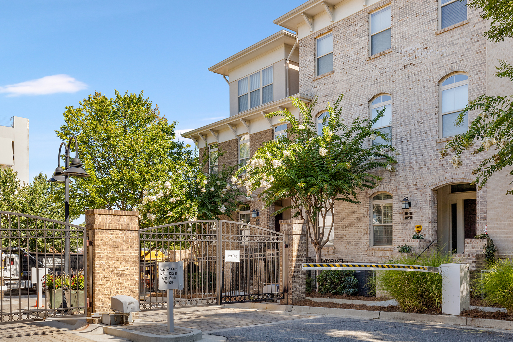 Beautiful End Unit Townhome in Gated Lavista Walk Community