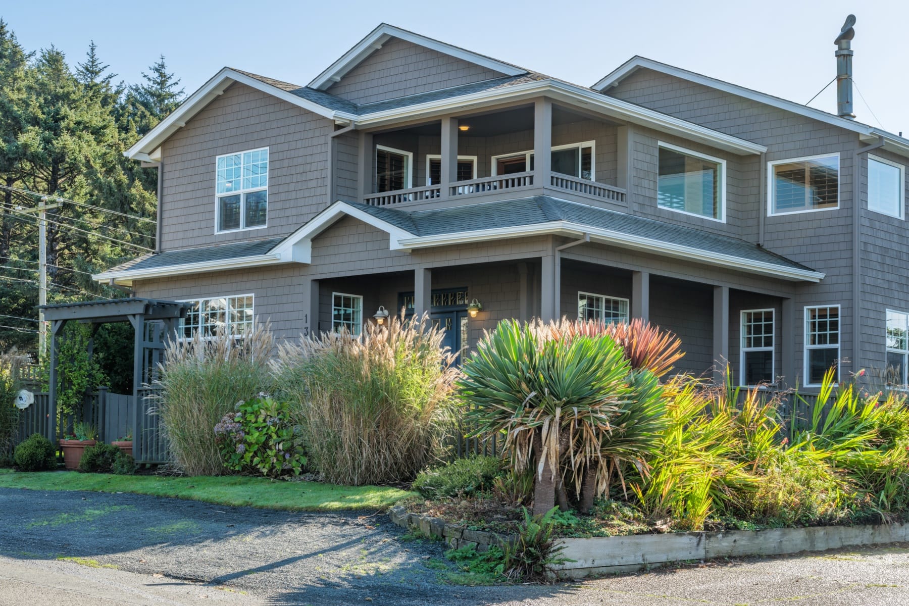 131 W NEBESNA ST Cannon Beach, OR 97110