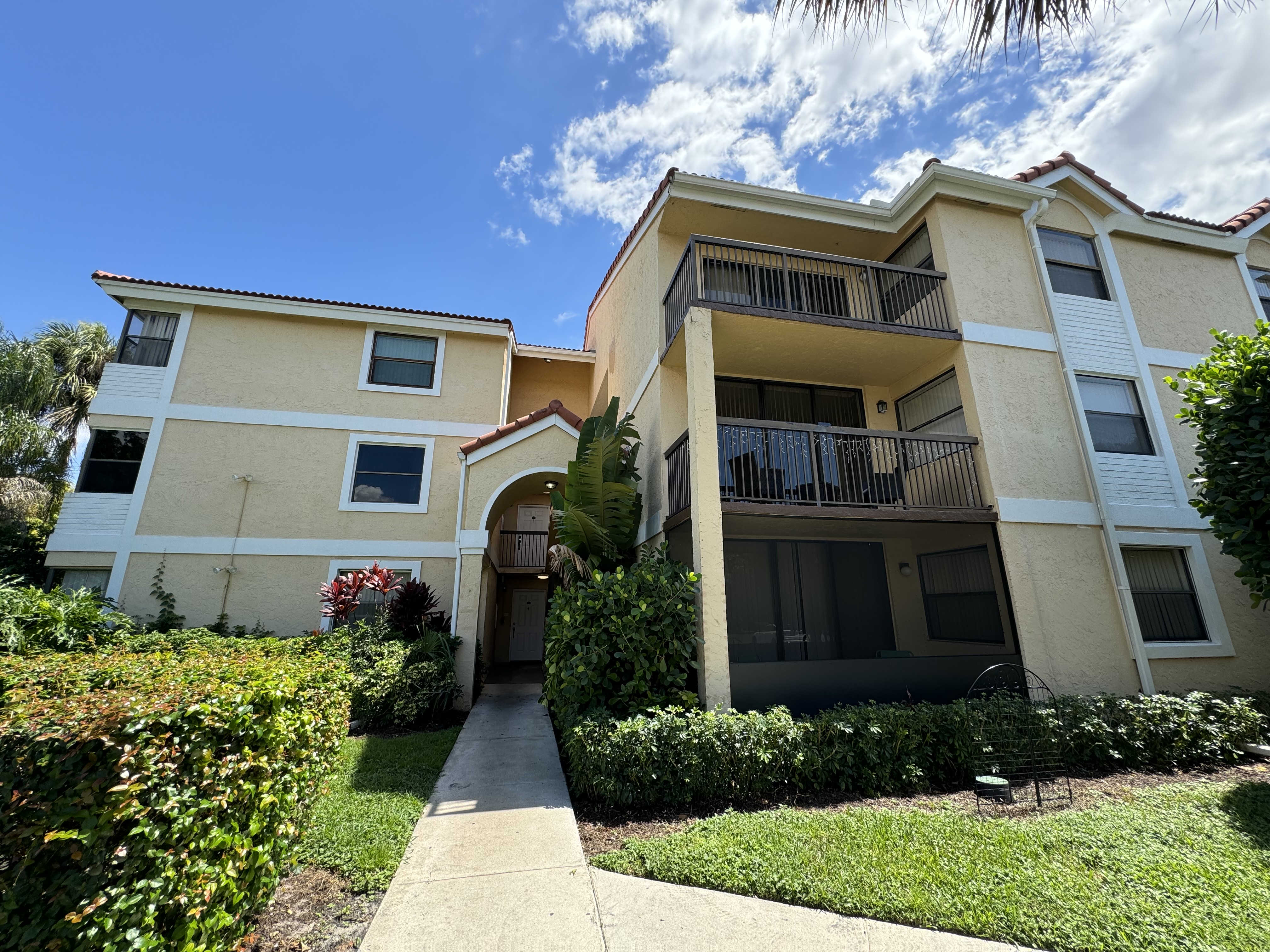 5801 Riverside Dr, #202B3, Coral Springs, FL