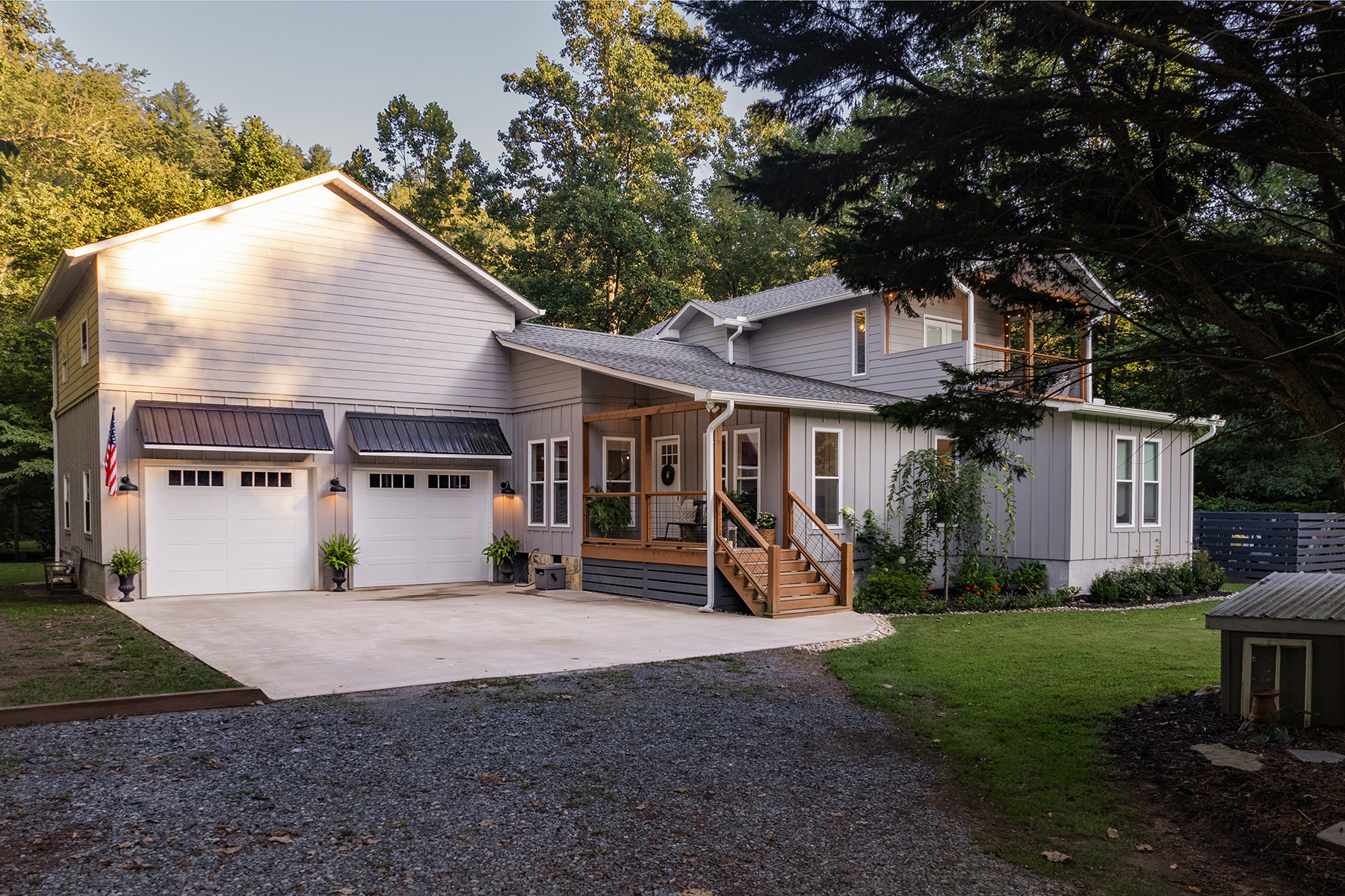 Idyllic Creekside Oasis