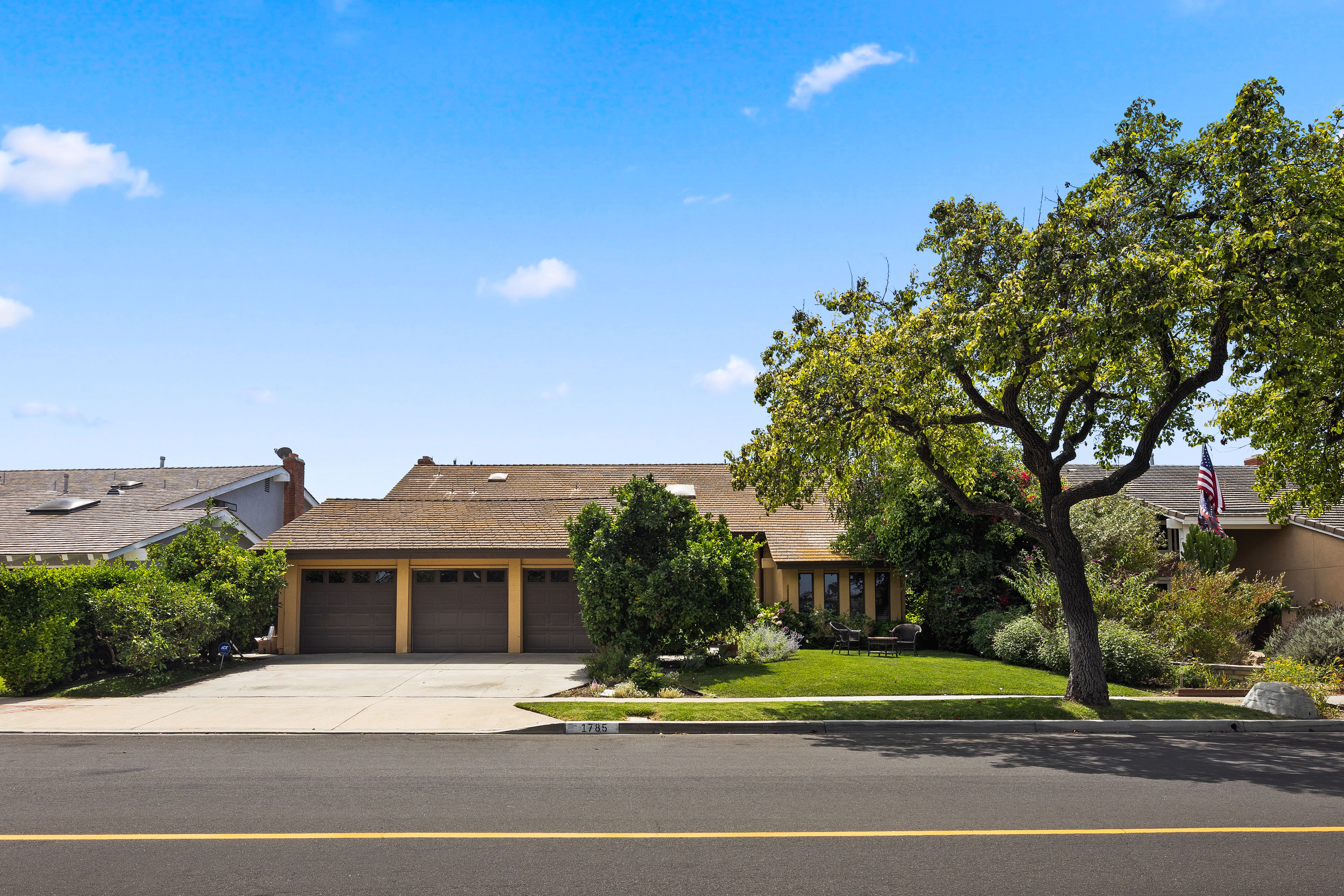 1785 Hummingbird Drive, Costa Mesa, CA 92626