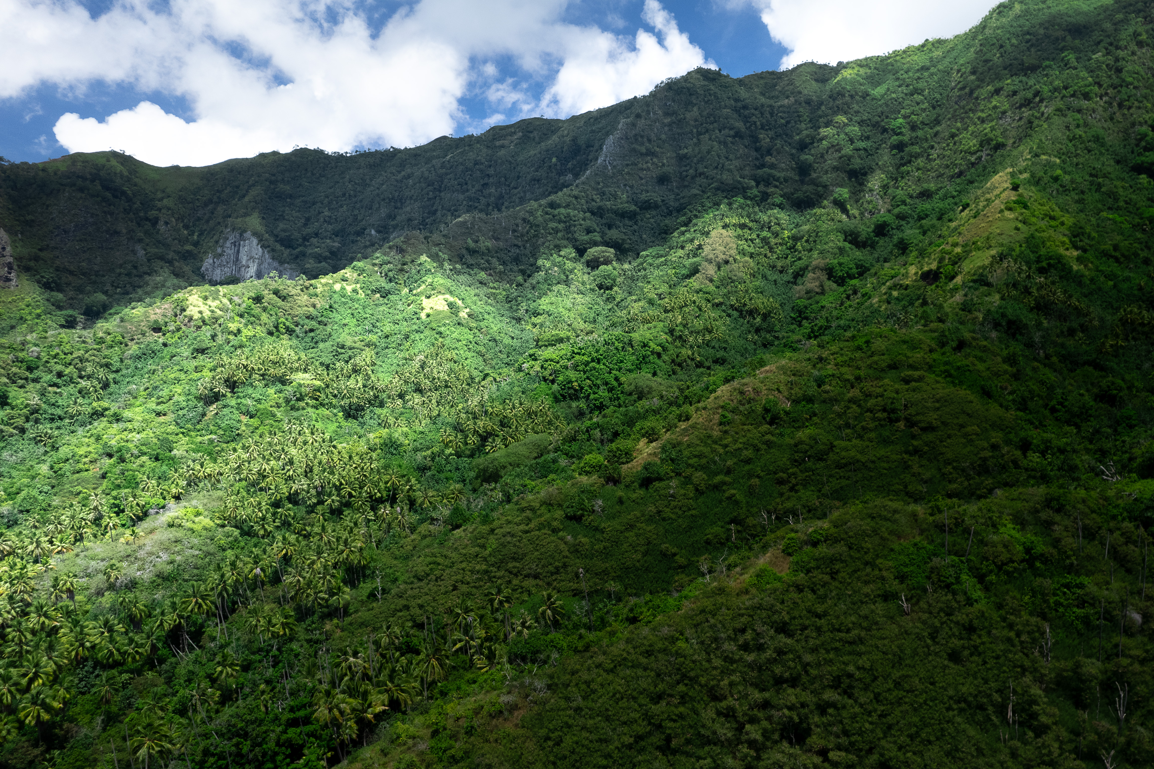 HIVA OA - ATUONA Unique Land stretching from the sea to the mountains