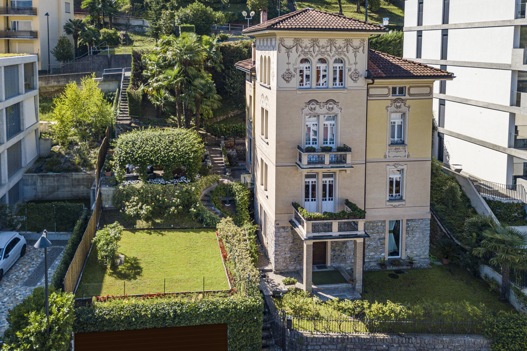 Art Nouveau Villa in Prestigious Residential Area