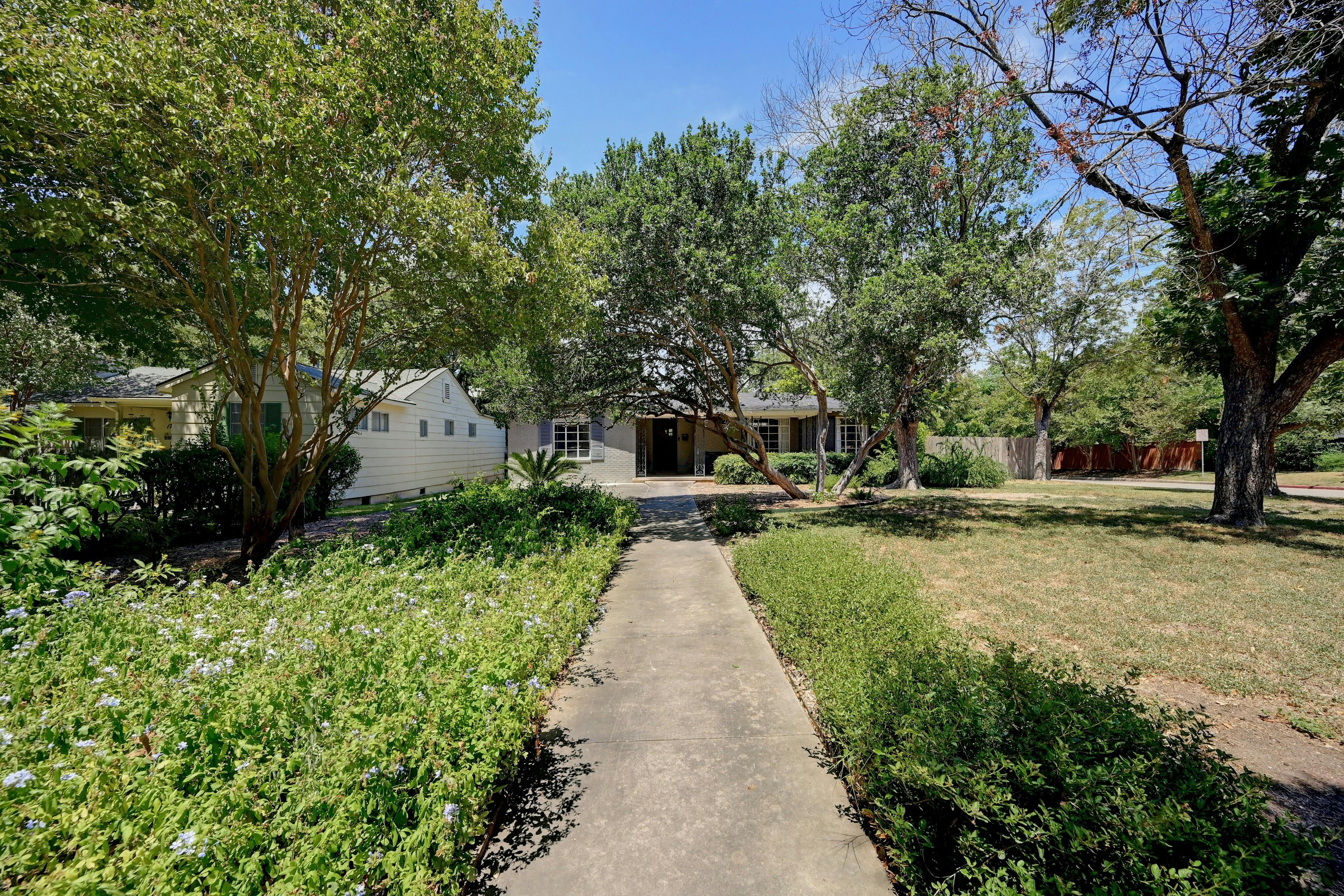 187 East Elmview Place, San Antonio, TX 78209