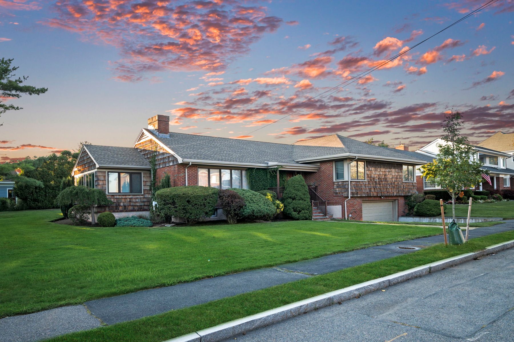 Spacious Coastal living Colonial