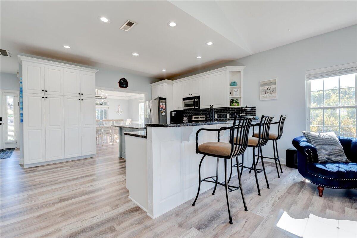 235 Lands End Cir, Union Hall, VA 24176