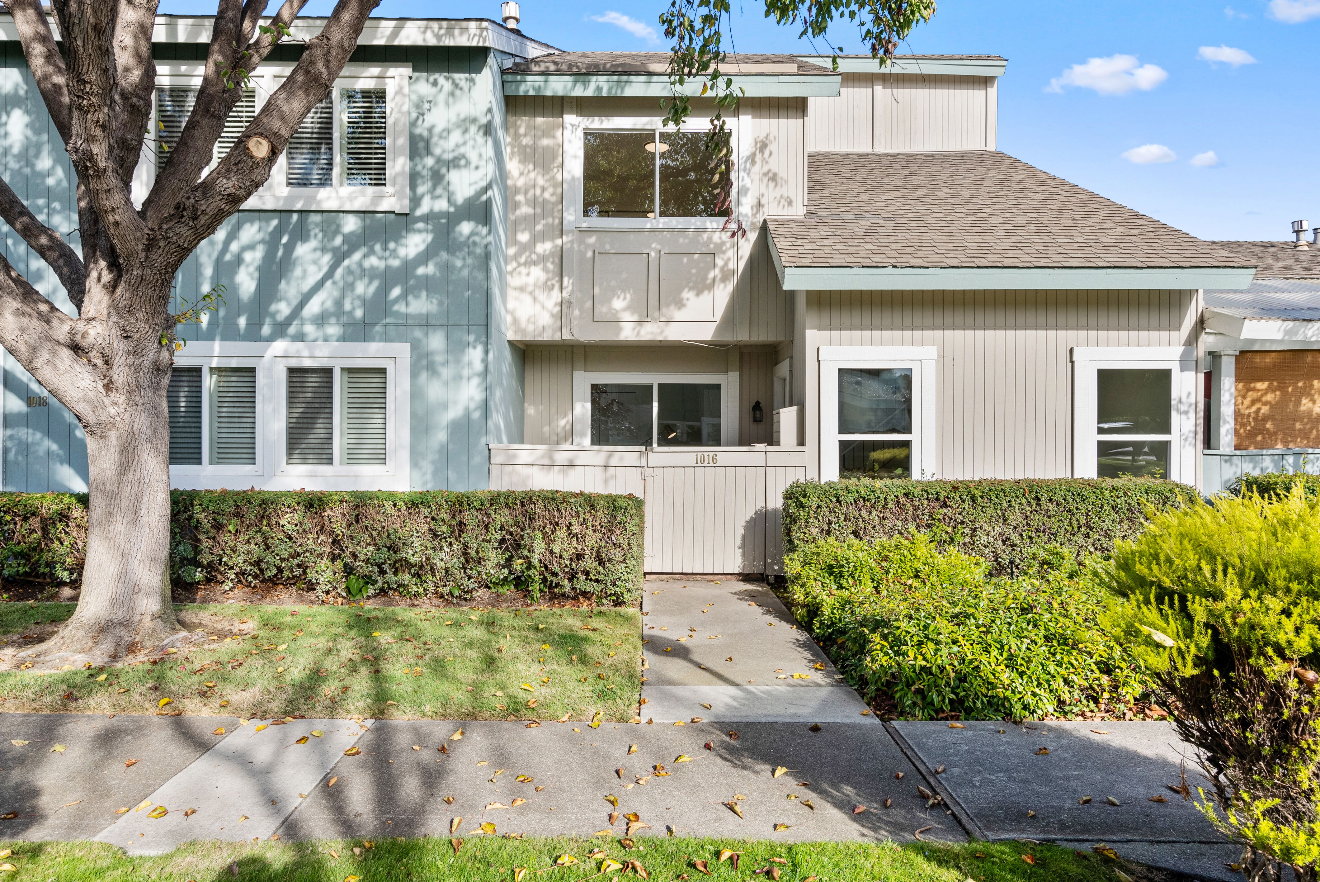 Beautiful Two-Story Contemporary Townhome