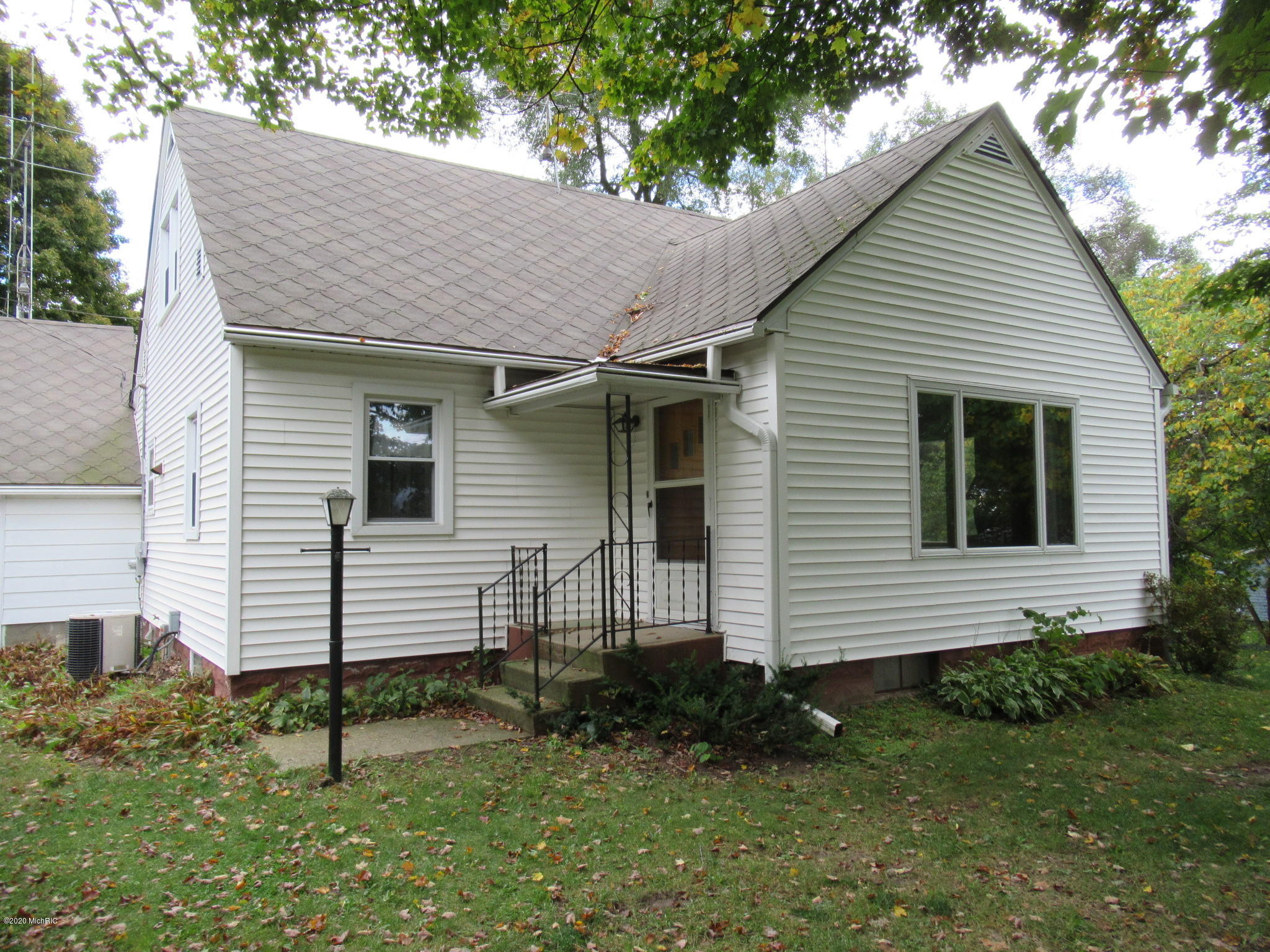 Dumont Rd, Allegan, MI 49010