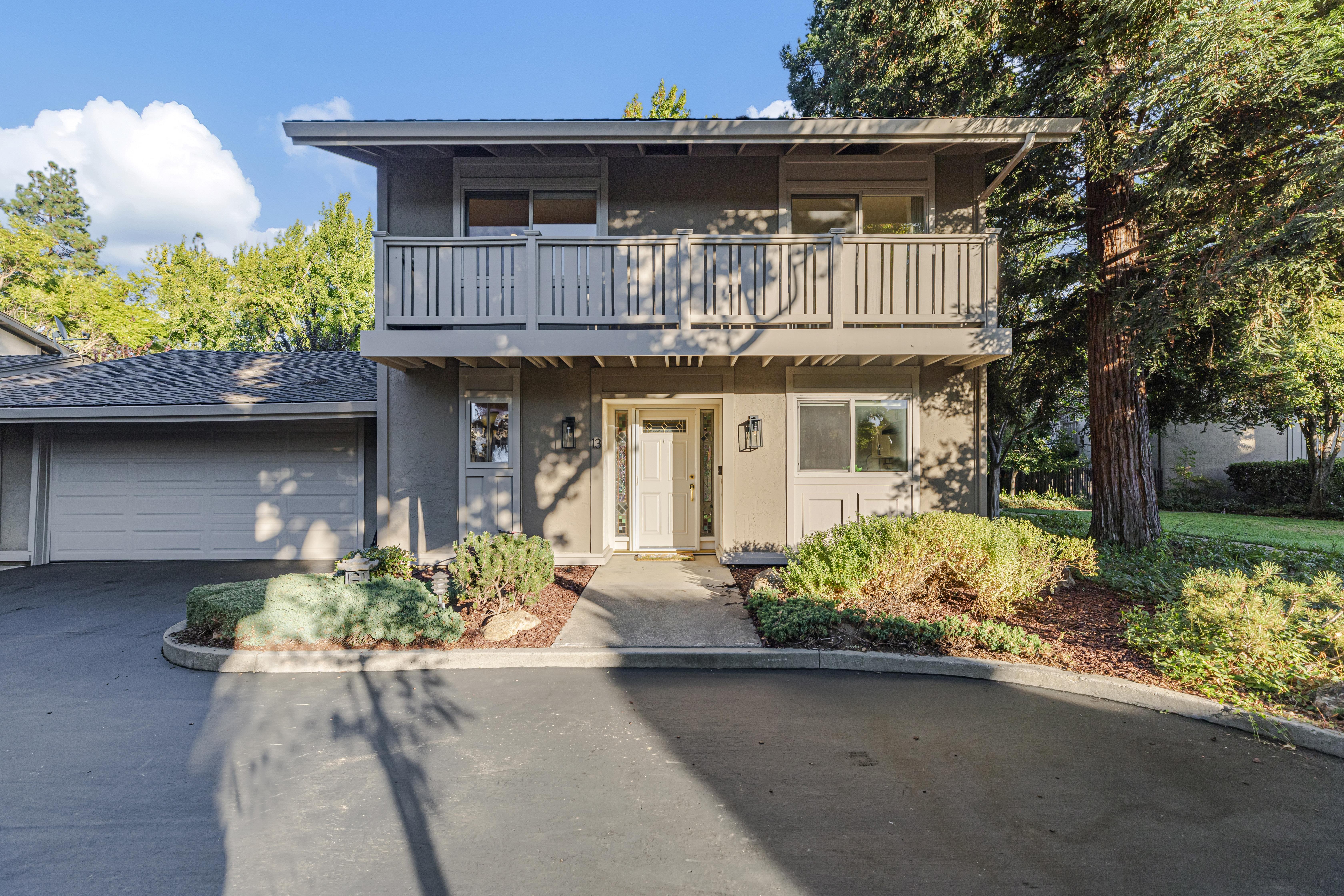 Great Detached Townhome in Los Gatos