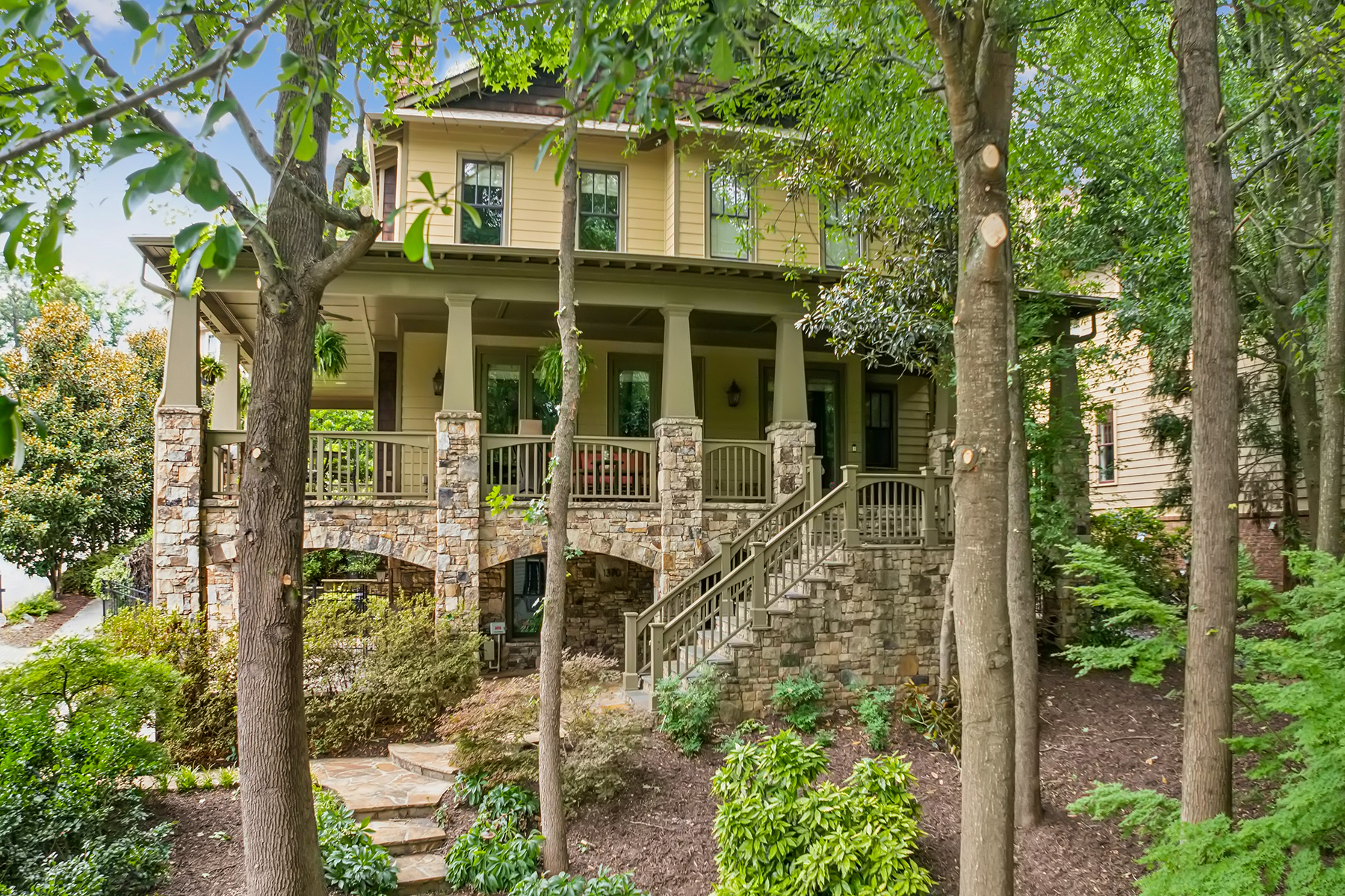 Spectacular Retreat On A Sprawling 40-Acre Nature Preserve