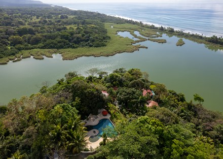 Ultimate Eco Lodge Laguna Vista Surrounded by Natural Lagoon OSA