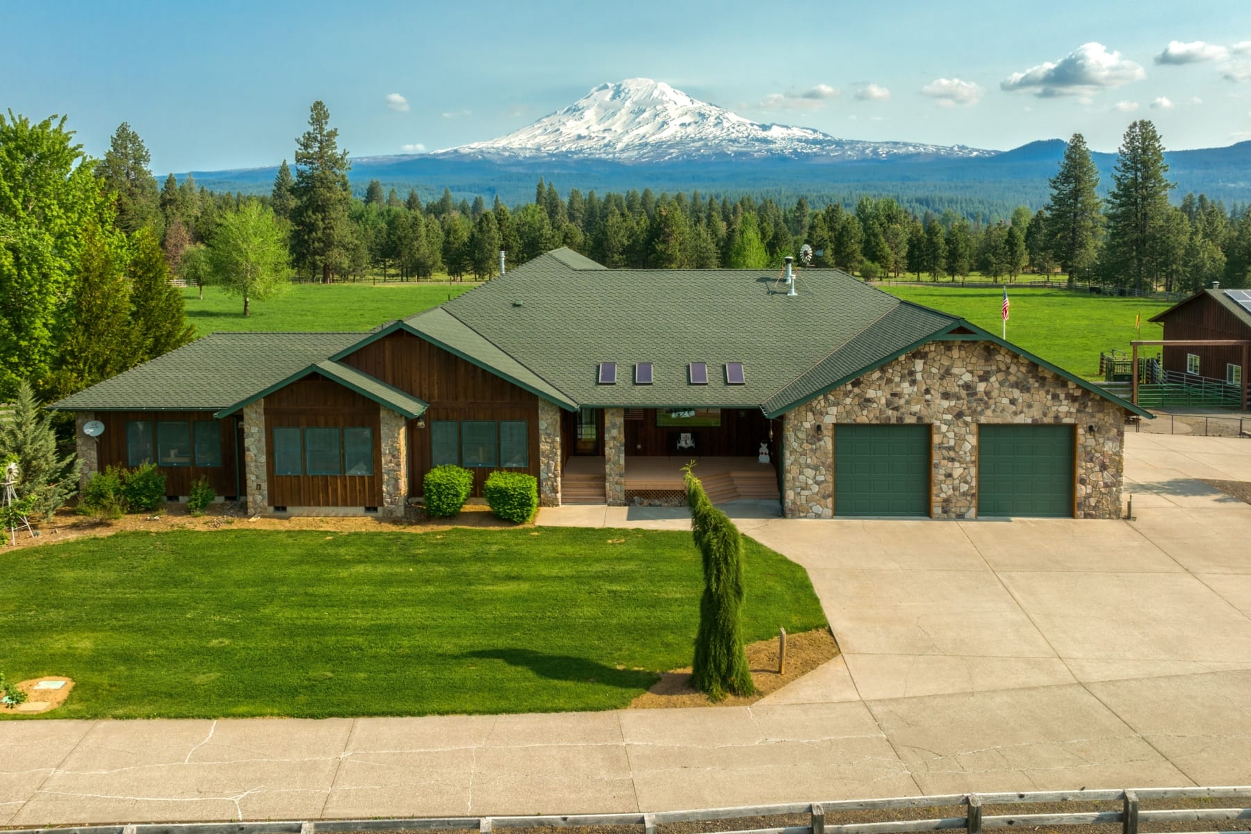 60 JENNINGS RD Trout Lake, WA 98650