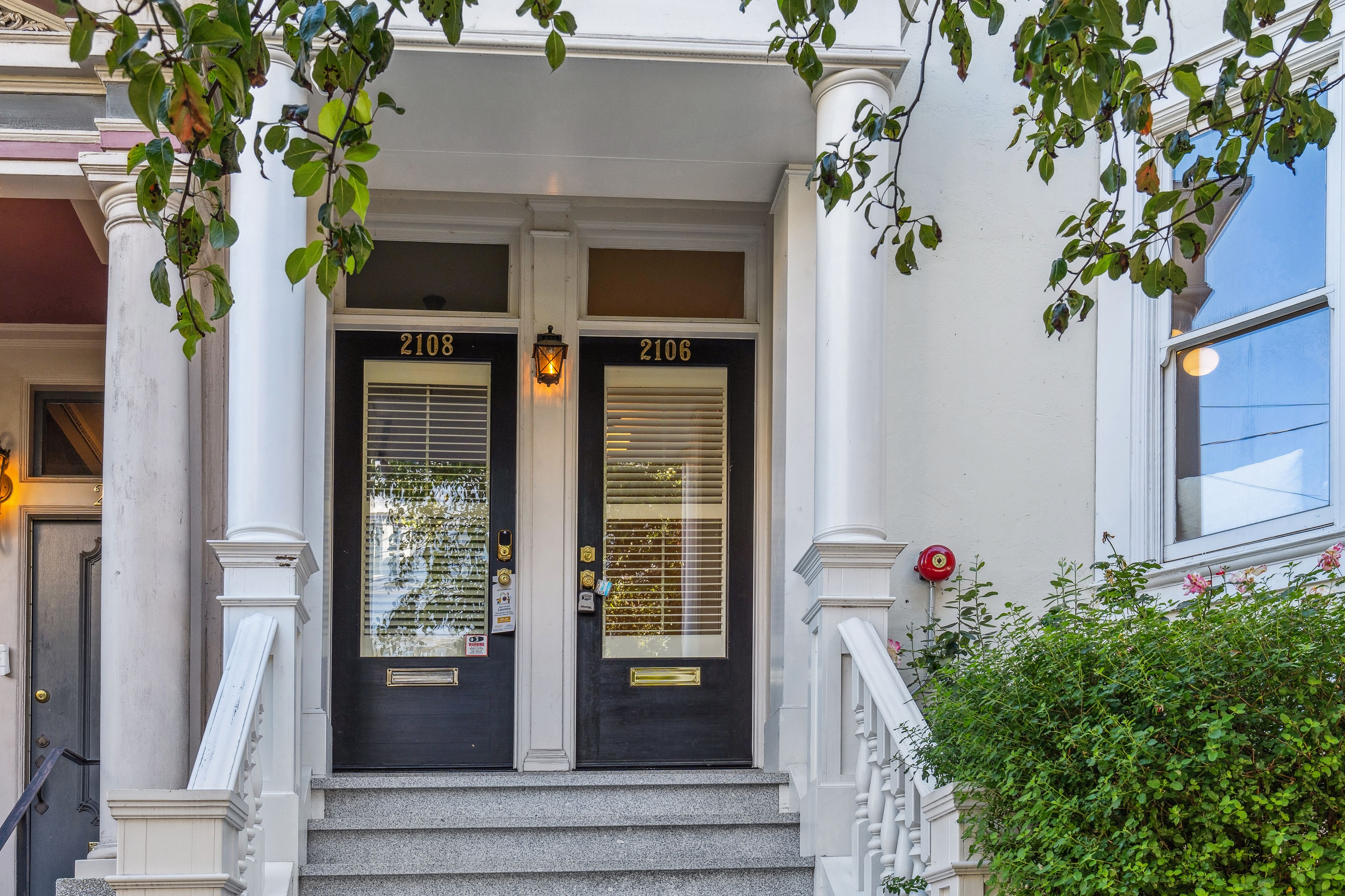 Classic Edwardian Condo in Prime Russian Hill Location