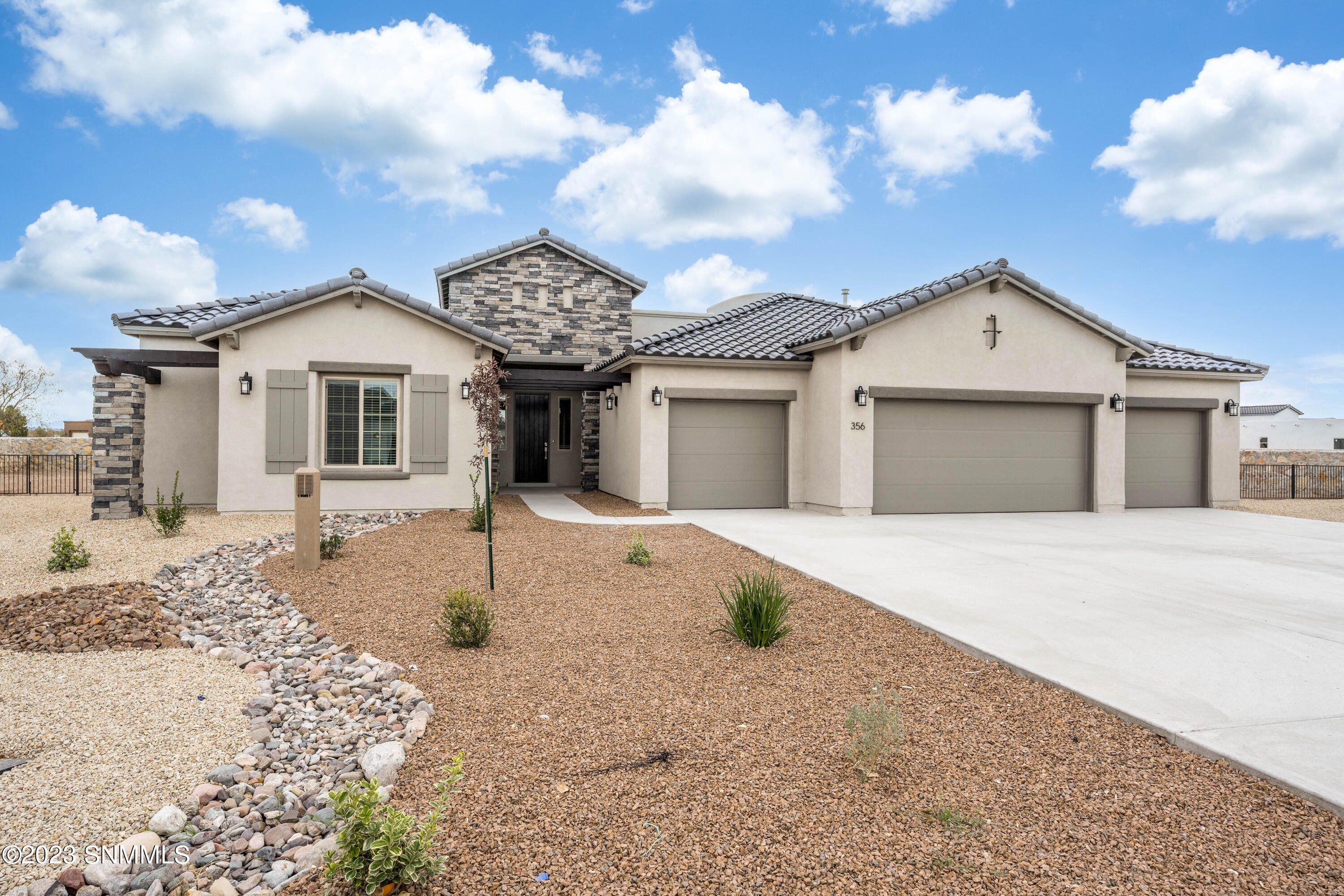 Leghorn Loop, Las Cruces, NM 88007 #1