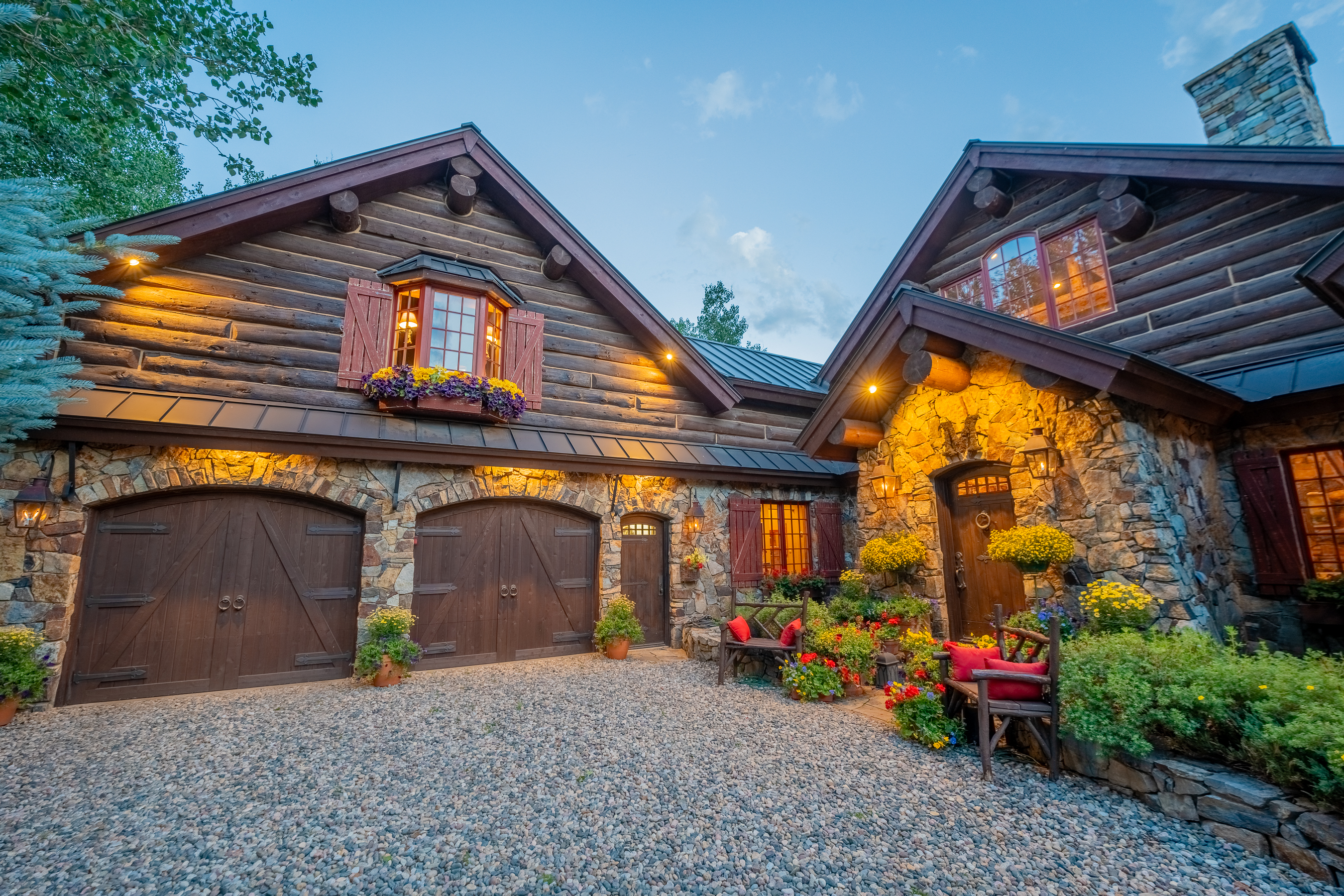 Stunning Location Above The Slate River At Alpine Meadows