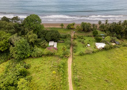 Ready to Divide Eco Beachfront Retreat Property in Drake Bay Ready to Build